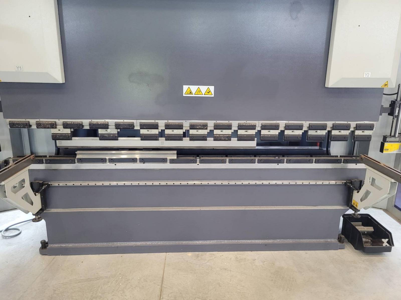 Pressa piegatrice idraulica CNC BAYKAL APHS 31120 in vendita - foto 4