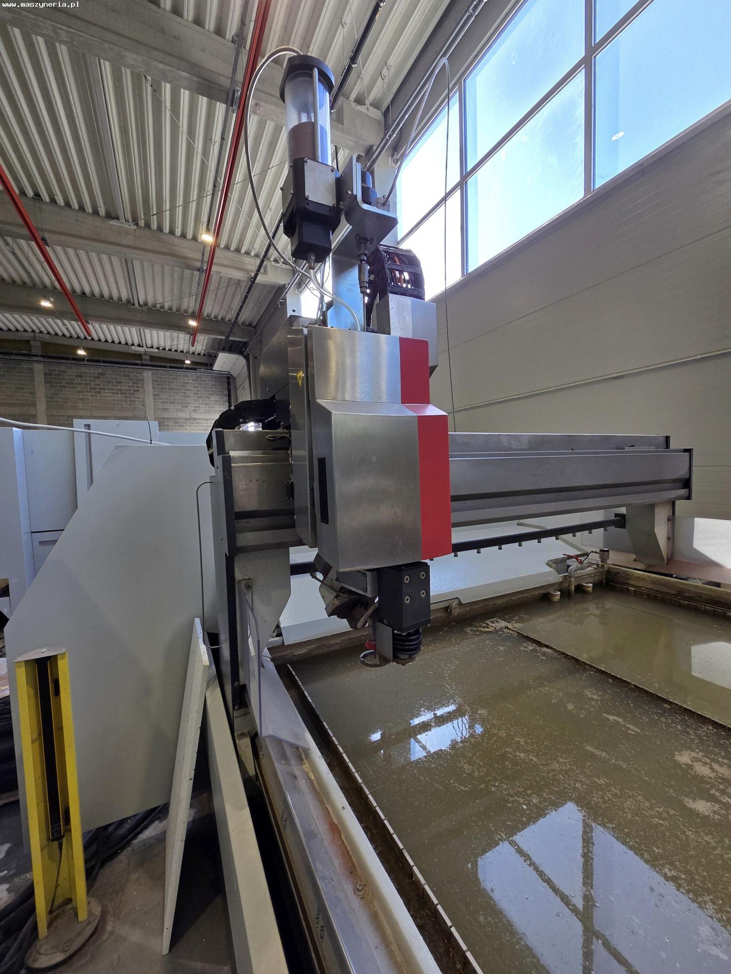 Macchina da taglio a getto d’acqua 3D INTERMAC in vendita - foto 3