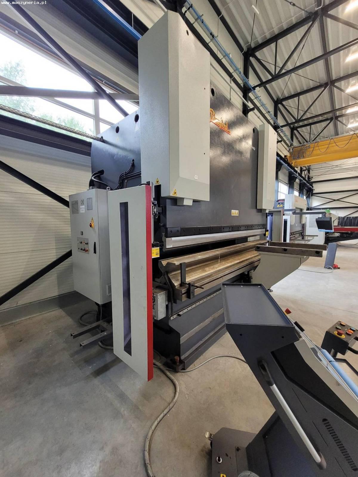 Pressa piegatrice idraulica CNC BAYKAL APHS 31440 in vendita - foto 2