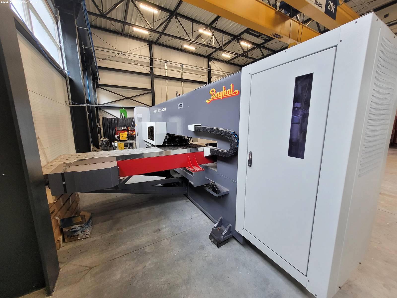  Punzonatrice CNC BAYKAL BPM-T 1525X30 in vendita - foto 8