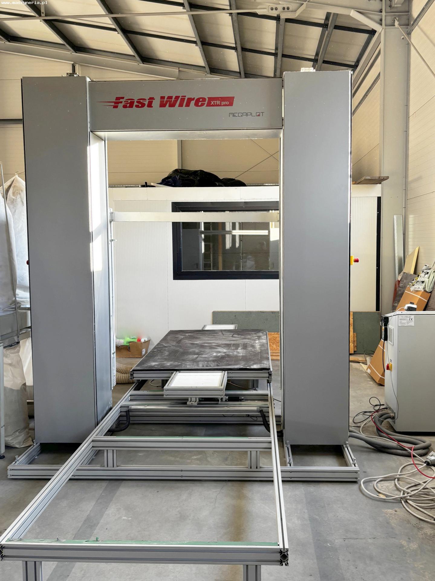 Macchina per il taglio della schiuma CNC MEGAPLOT in vendita - foto 3