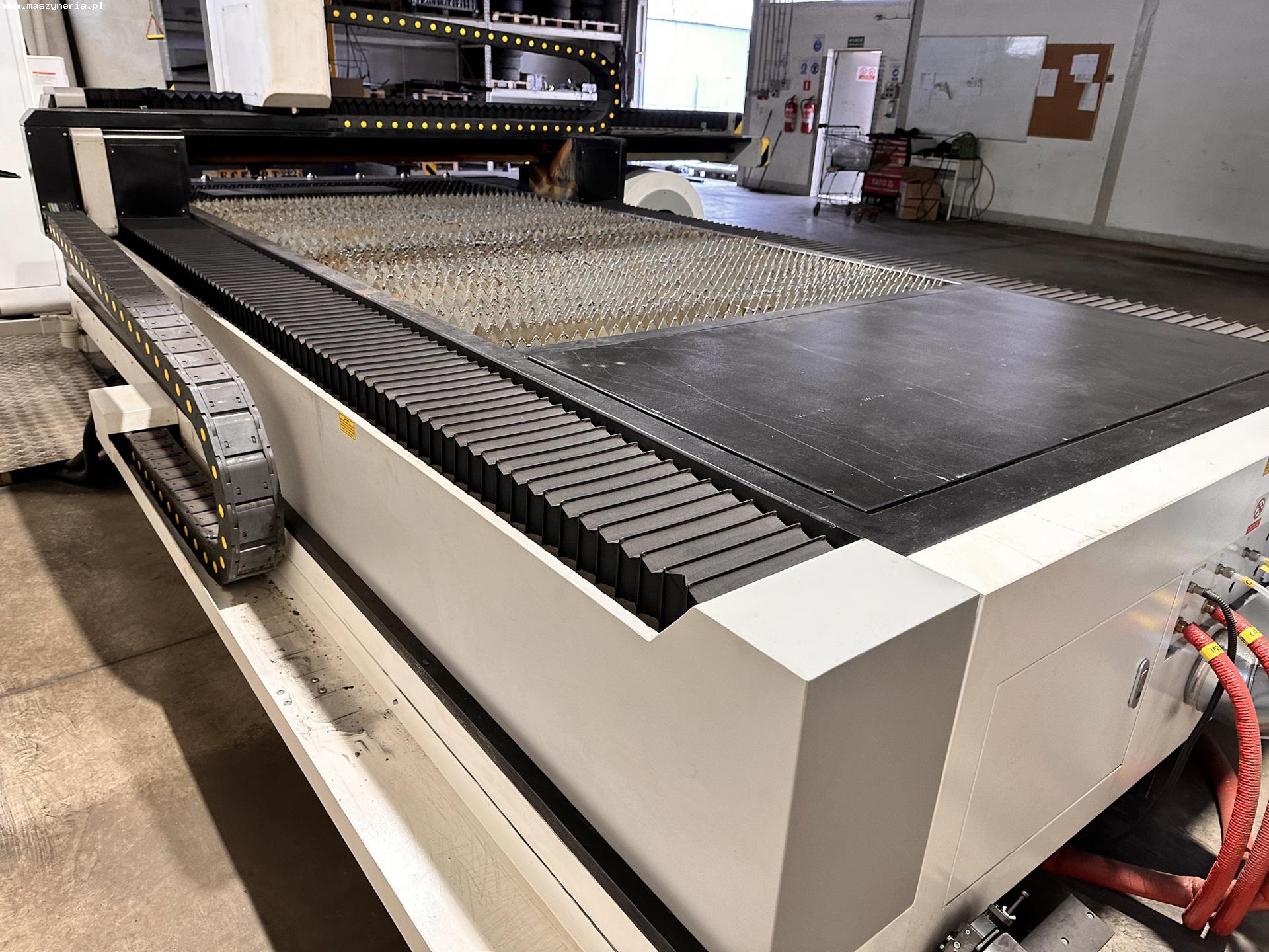 Macchina taglio laser CORMAK LF3015LNR in vendita - foto 3