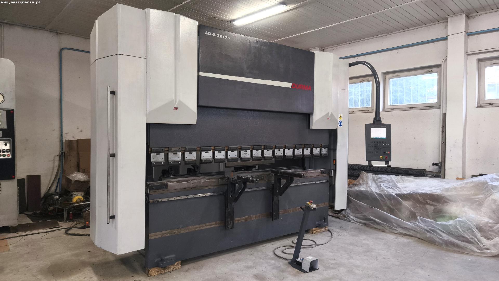 Pressa piegatrice idraulica CNC DURMA AD-S 30175 in vendita - foto 2