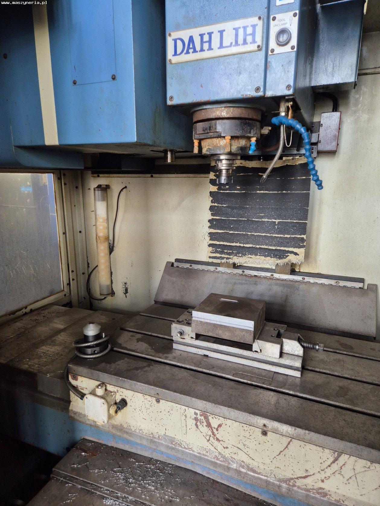  Centro di lavoro verticale CNC DAHLIH MCV 720 in vendita - foto 3