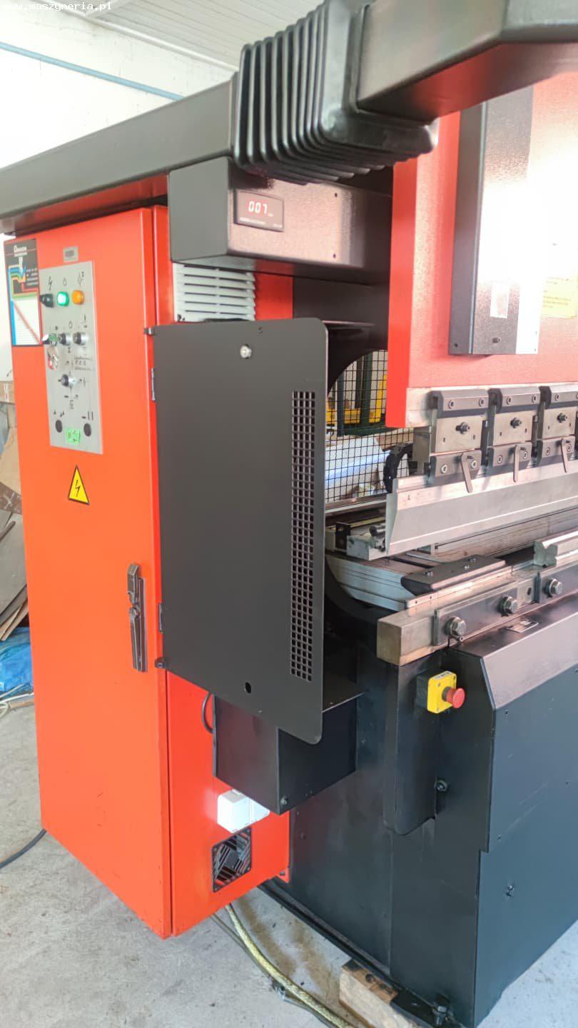Pressa piegatrice idraulica CNC AMADA APX 80-25 in vendita - foto 3