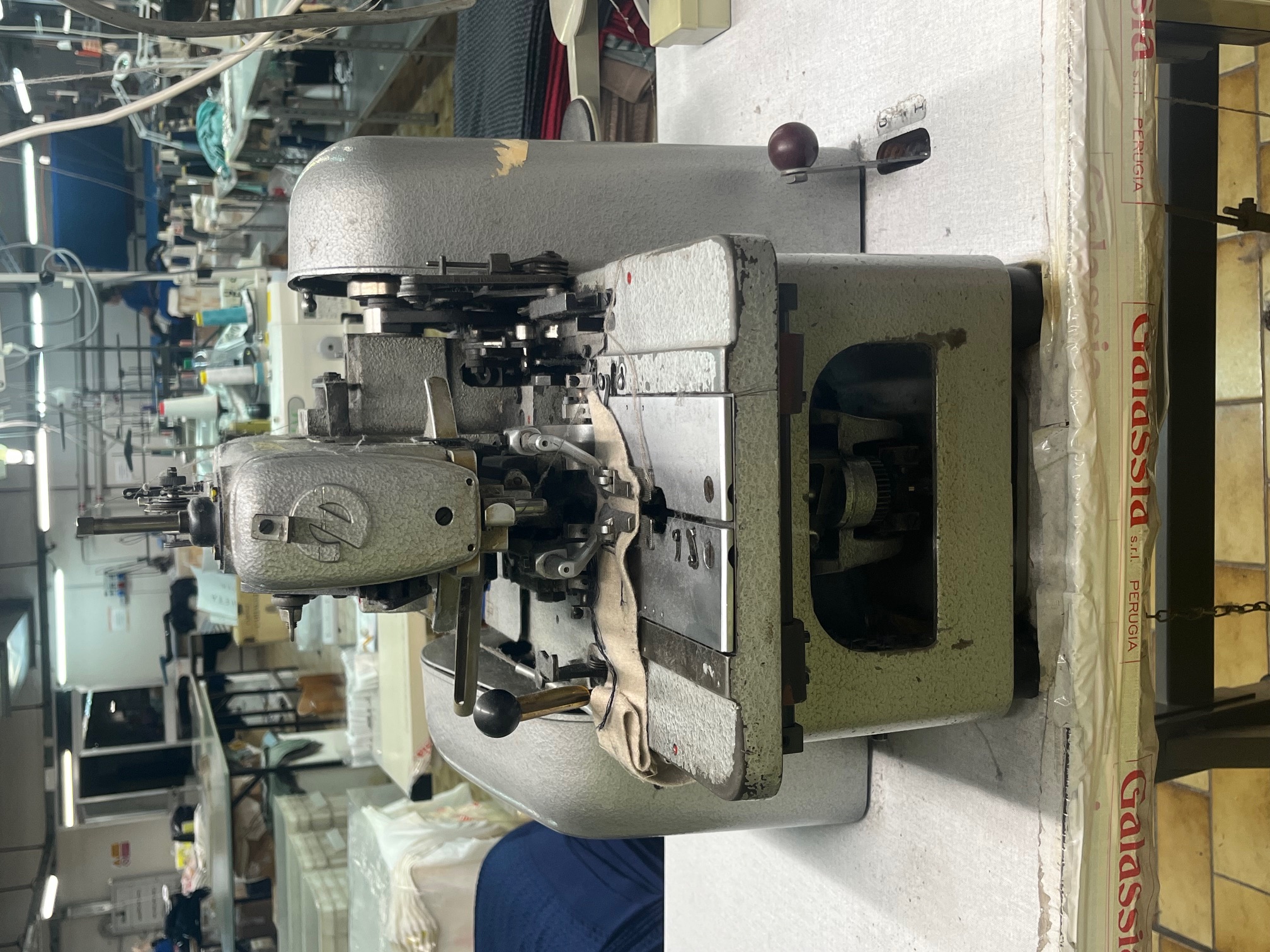 ASOLATRICE DURKOPP + MACCHINA ATTACCA BOTTONI CONSEW in vendita - foto 2