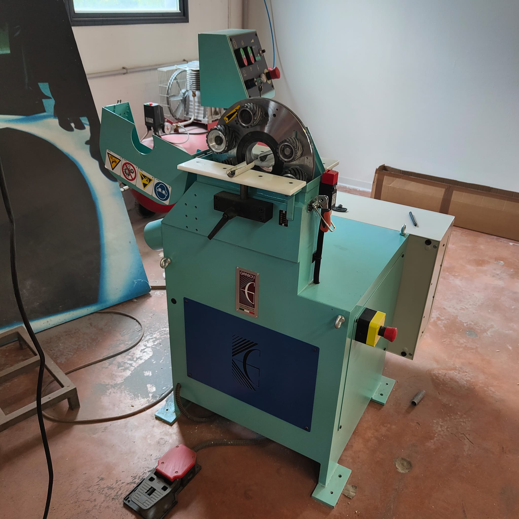 Vendo Smerigliatrice Orbitante GARBOLI LPC160  in vendita - foto 2