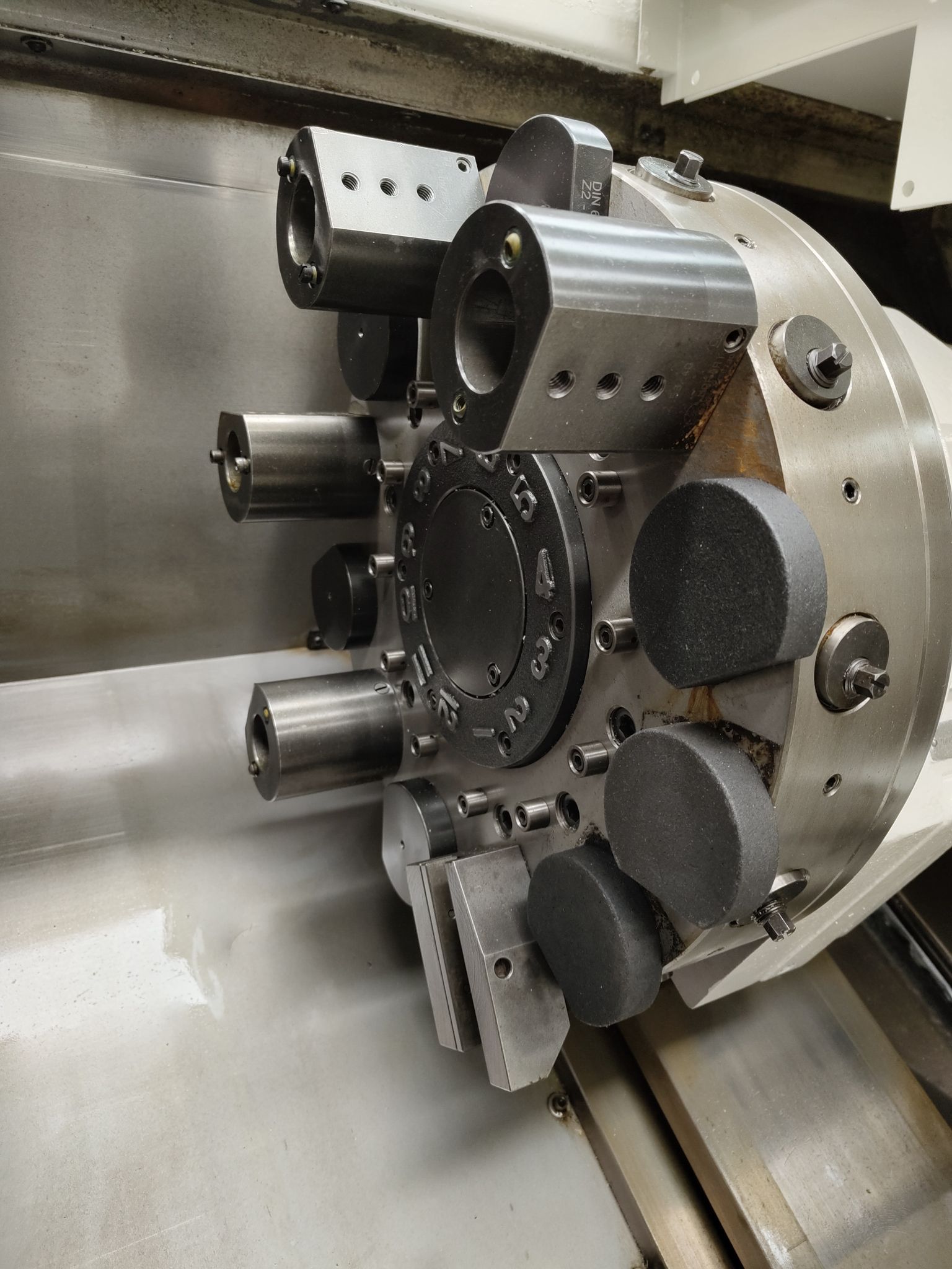 Tornio CNC usato OKUMA LB 300 M in vendita - foto 8