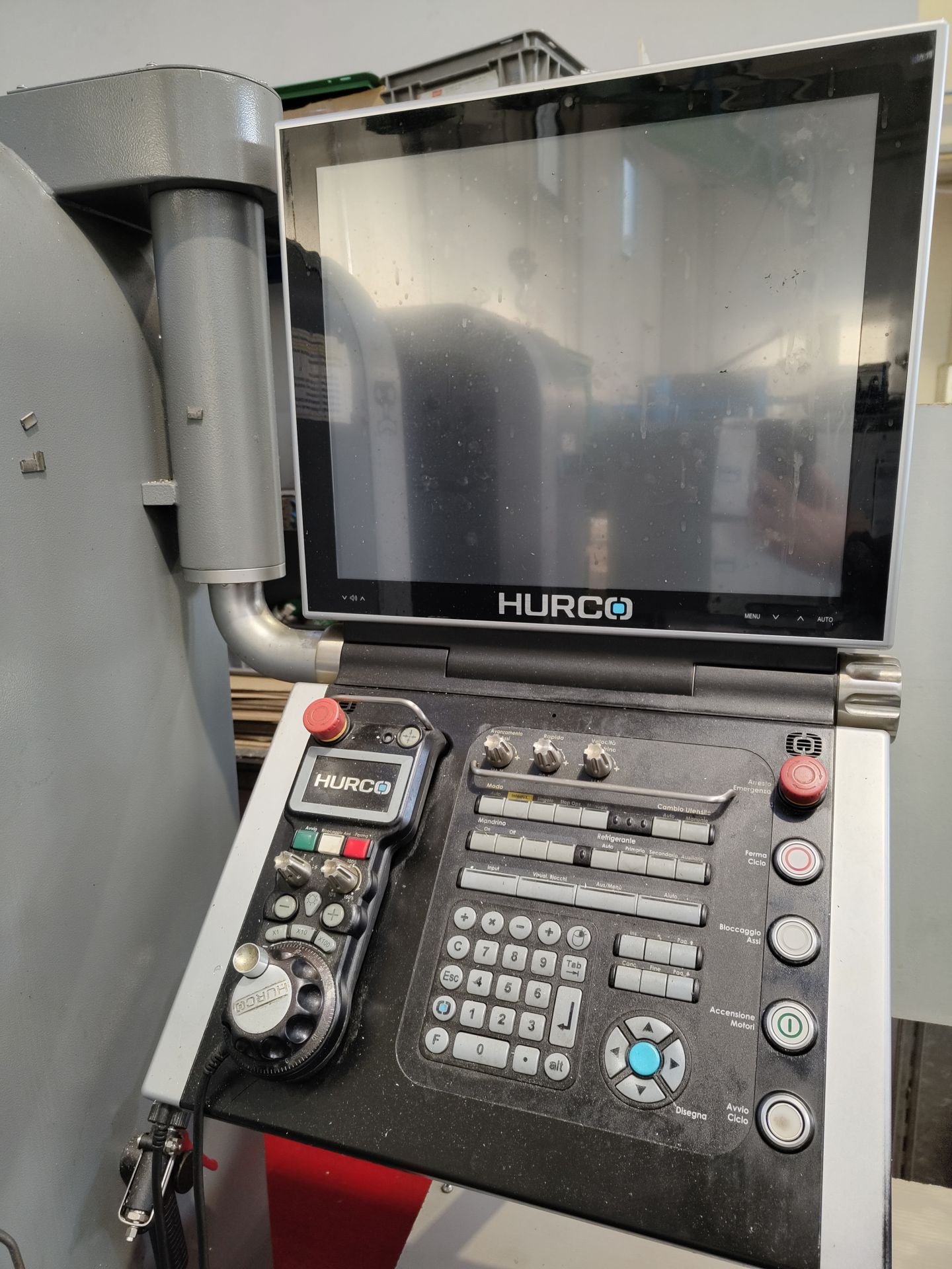 Centro di lavoro usato HURCO VM5i in vendita - foto 4