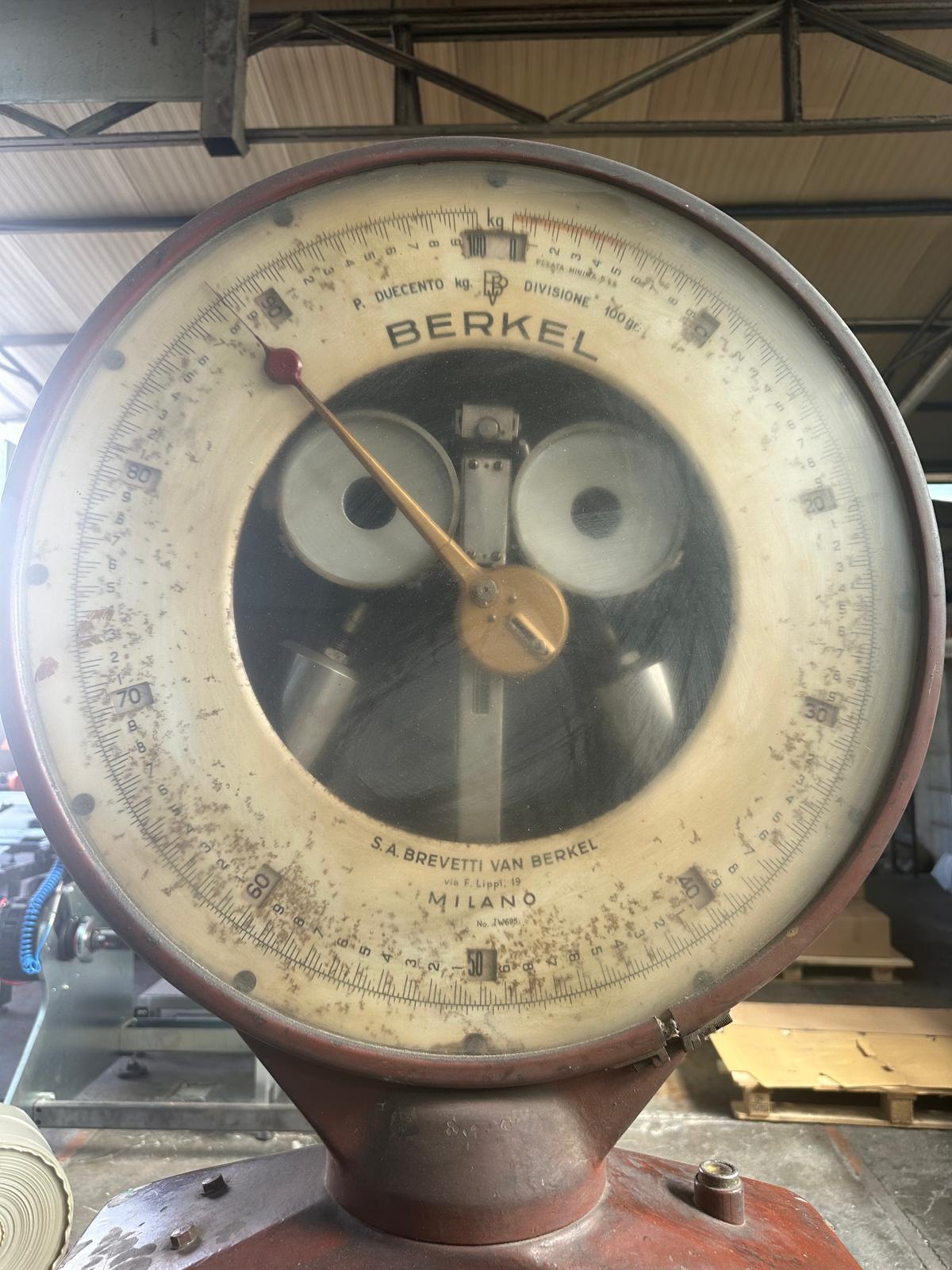 BILANCIA INDUSTRIALE BERKEL VINTAGE DA 200 KG in vendita - foto 3