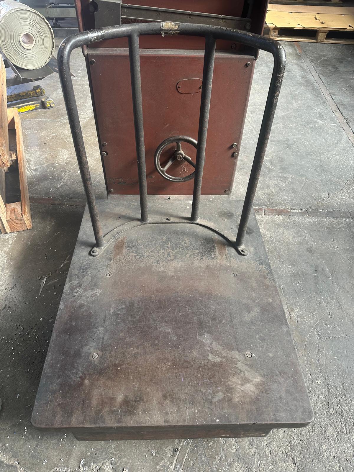 BILANCIA INDUSTRIALE BERKEL VINTAGE DA 200 KG in vendita - foto 5