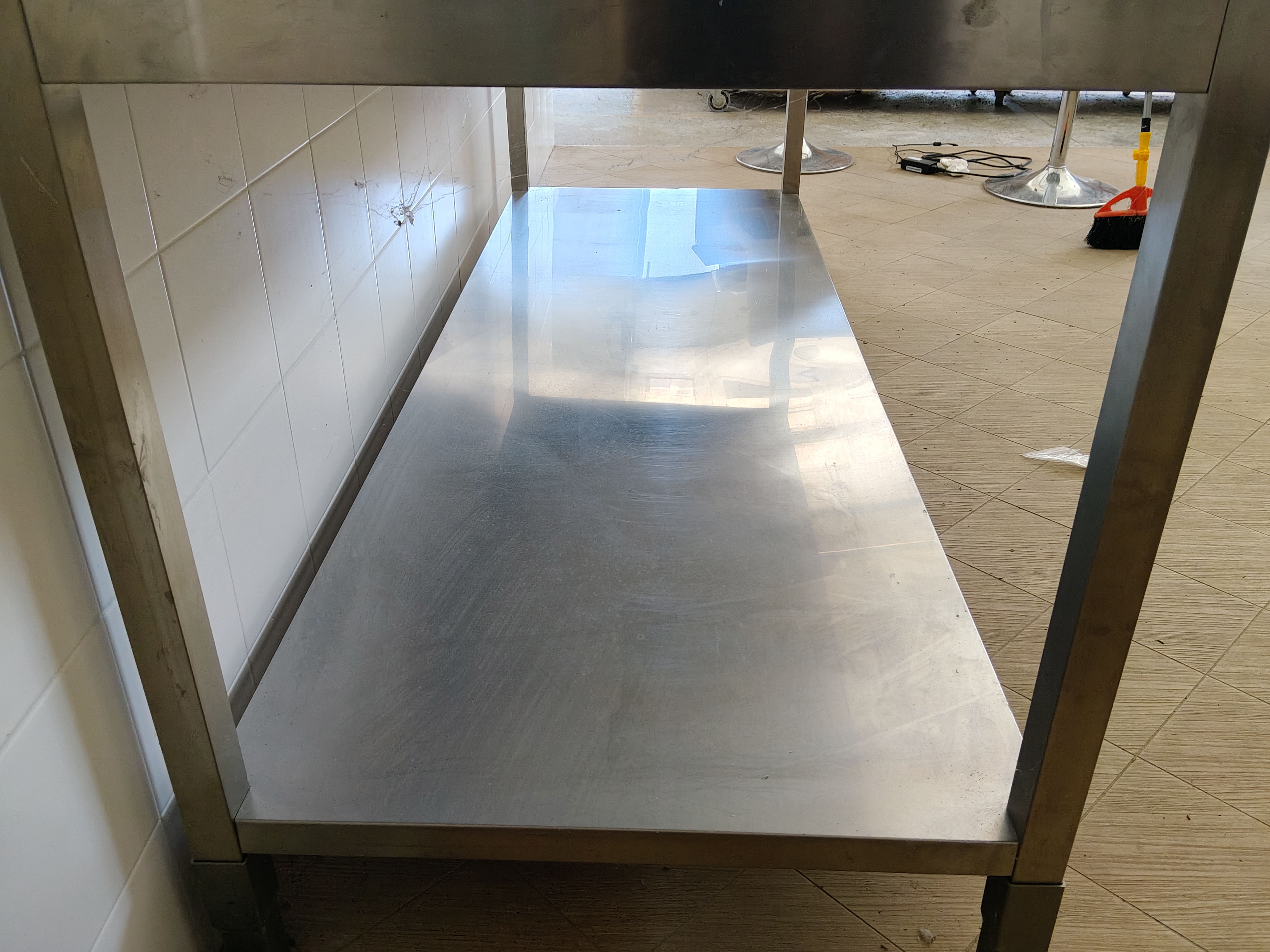 Tavolo da lavoro in acciaio (200x70x86) in vendita - foto 4