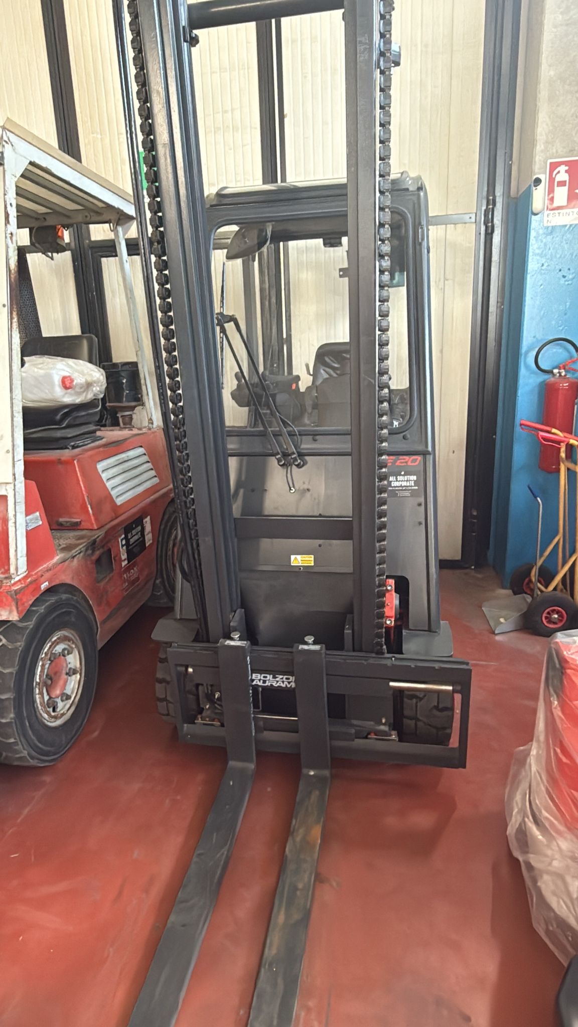 Linde E20 carrello elettrico nuovo in vendita - foto 3