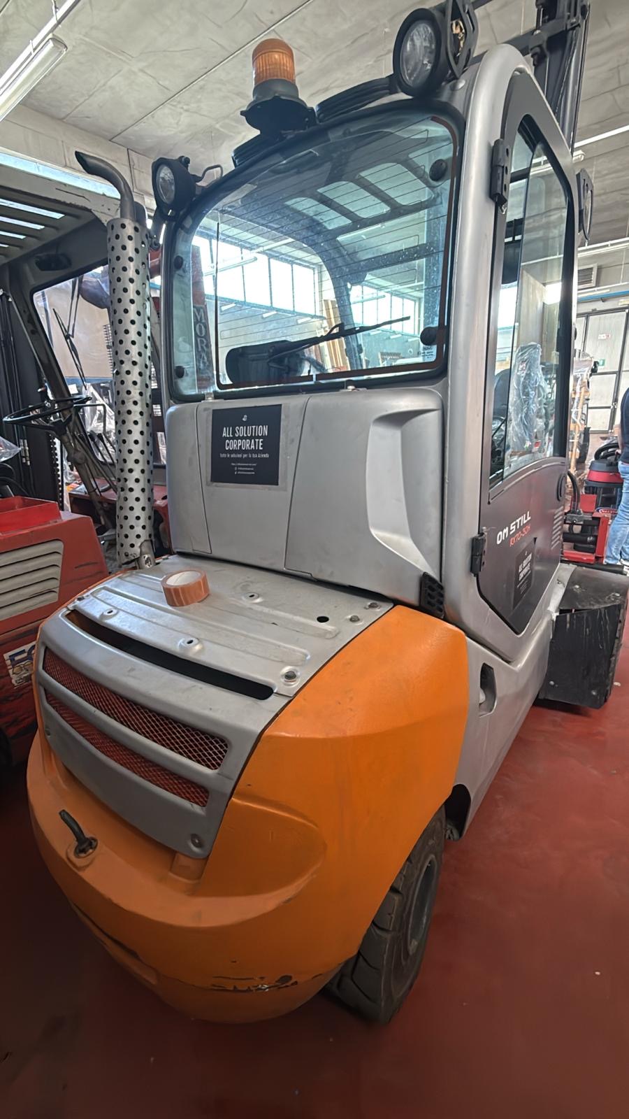 Carrelli elevatori in vendita