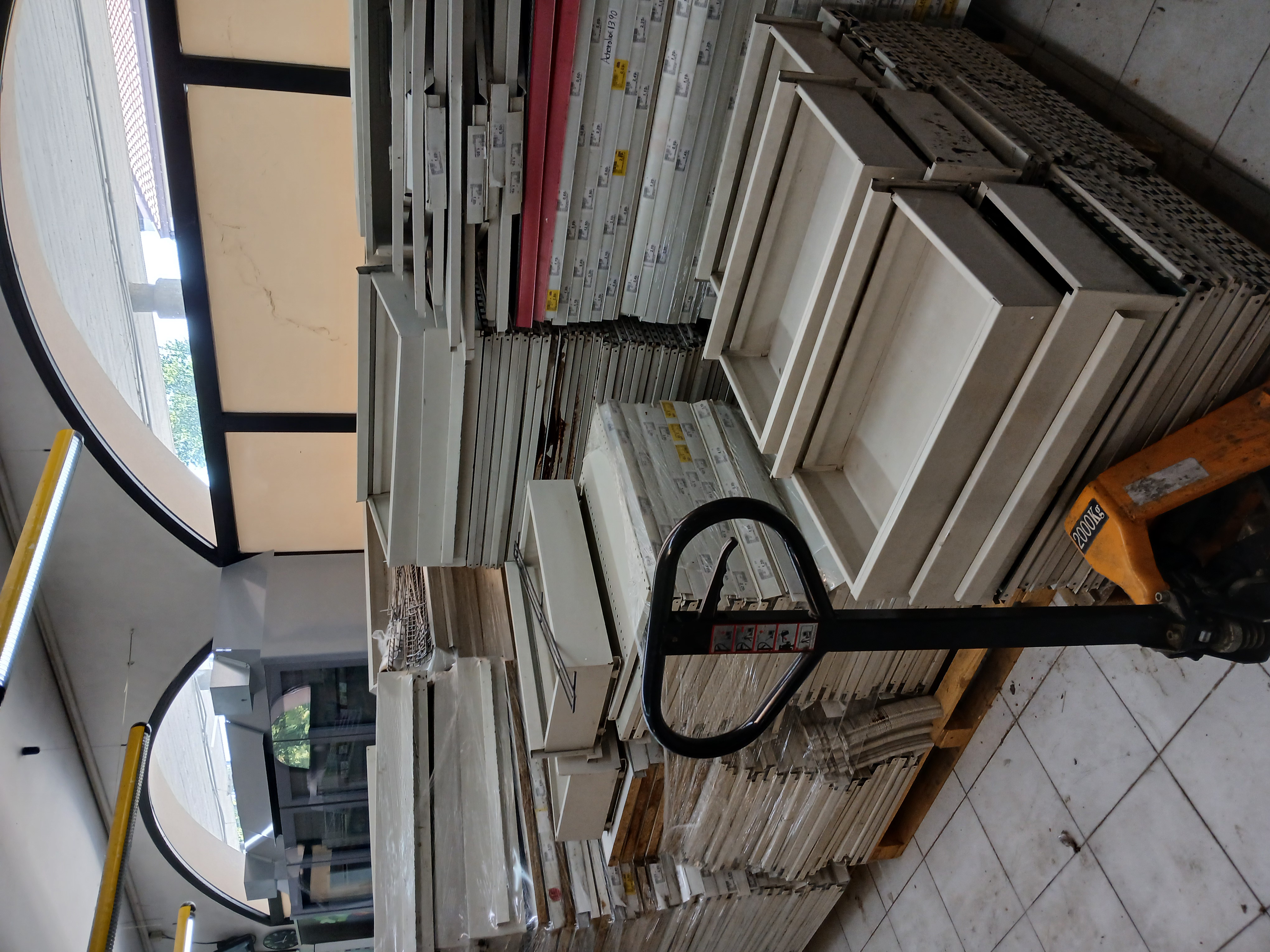 Scaffalatura per nagozi in vendita - foto 3