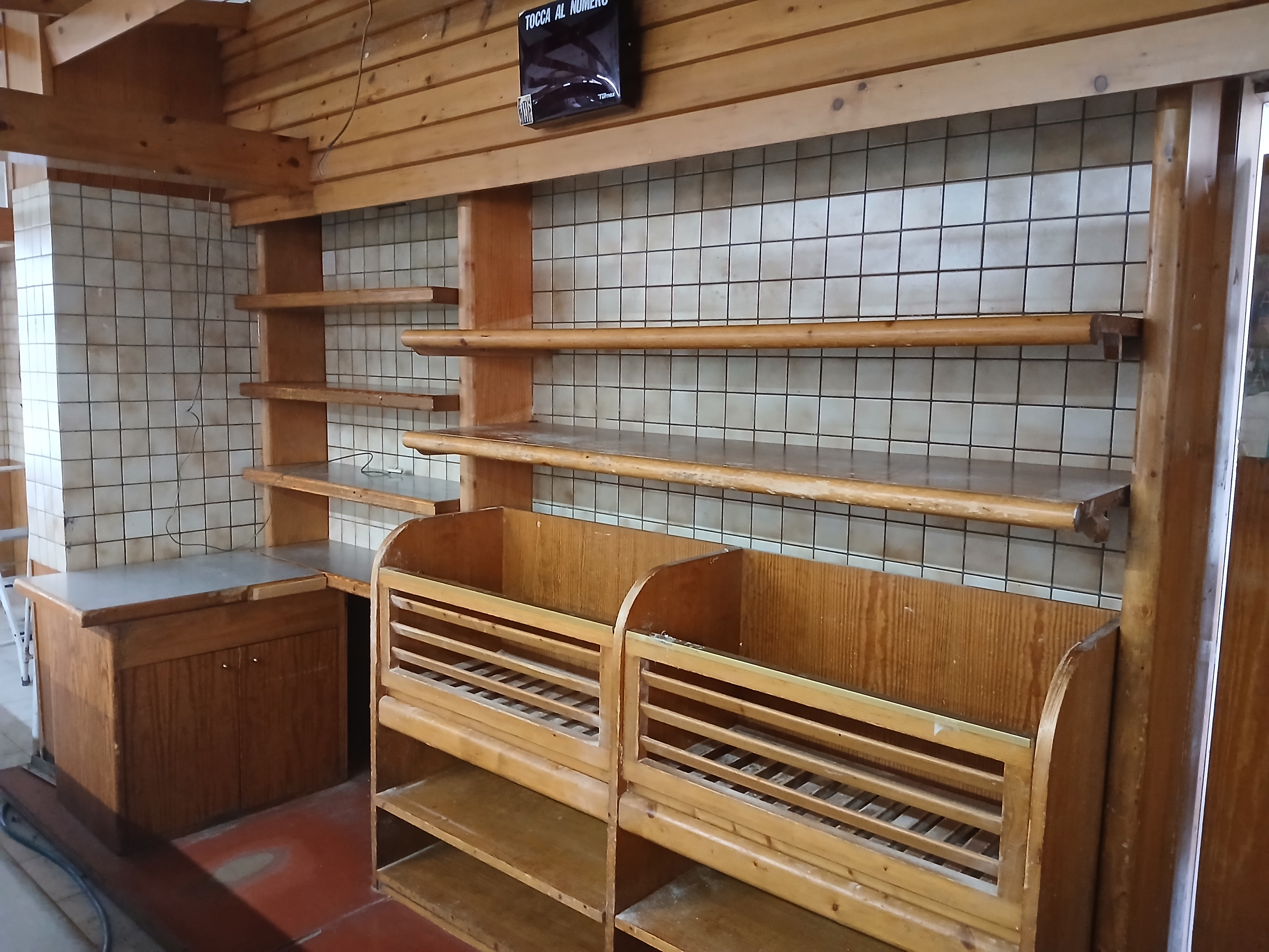 Arredo panetteria salumeria  in vendita - foto 2