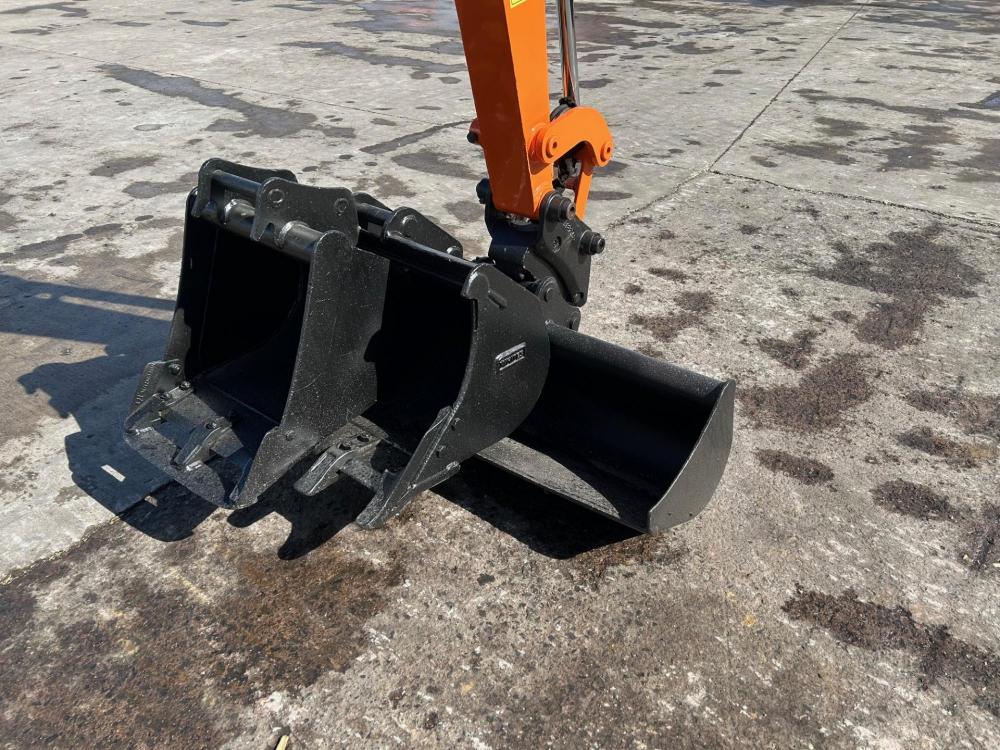 Miniescavatore Hitachi ZX33U in vendita - foto 2