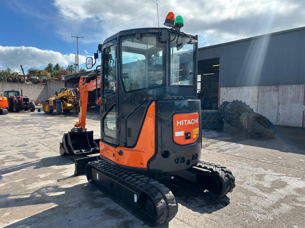 Miniescavatore Hitachi ZX33U in vendita - foto 3