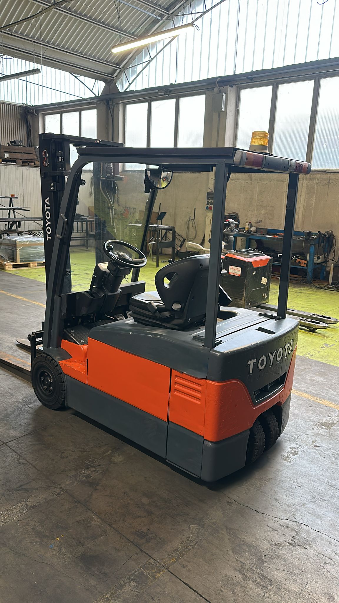 Carrelli elevatori in vendita