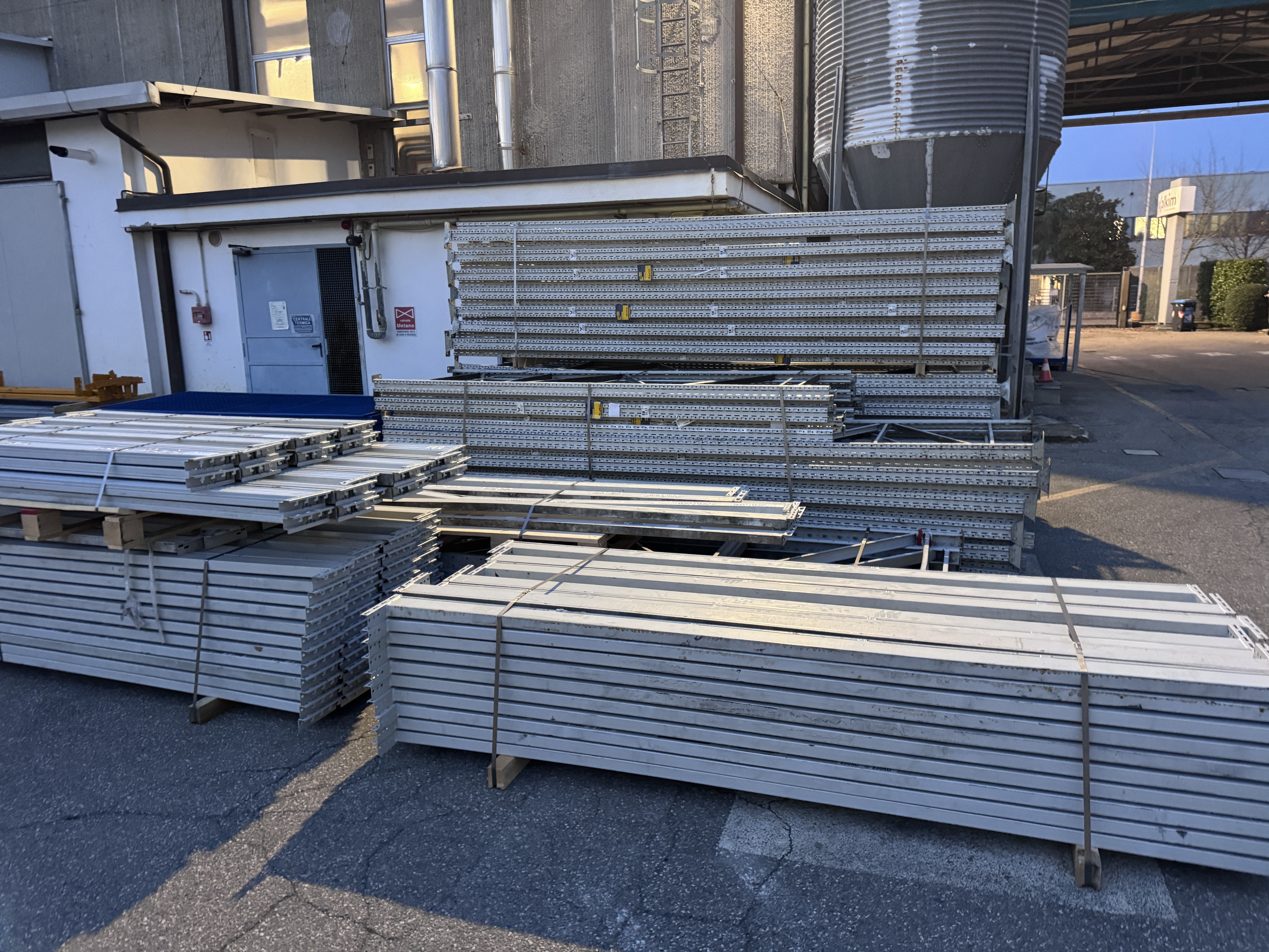 Scaffalatura industriale usata  in vendita - foto 2