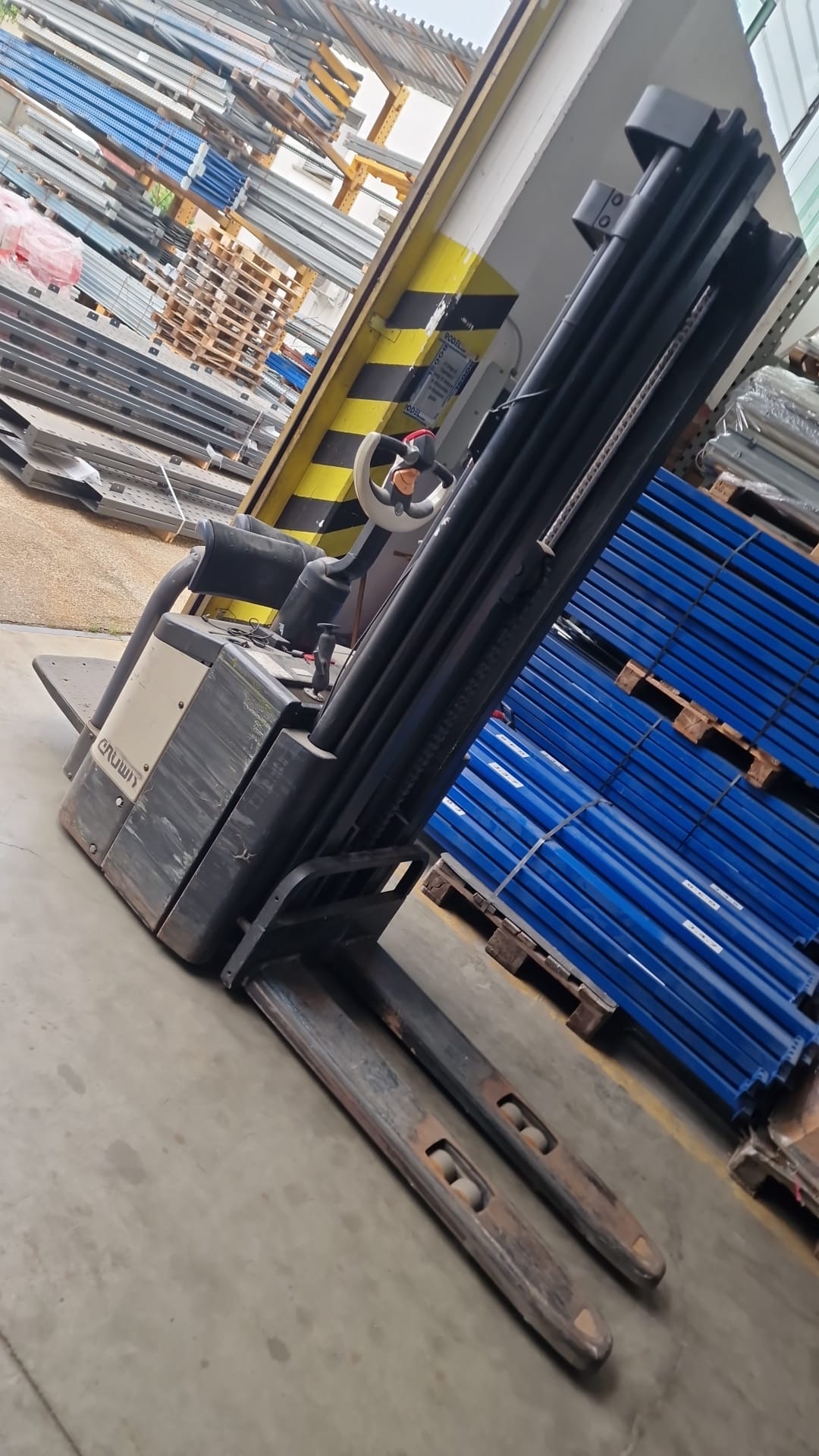 Scaffalatura e muletti  in vendita - foto 1
