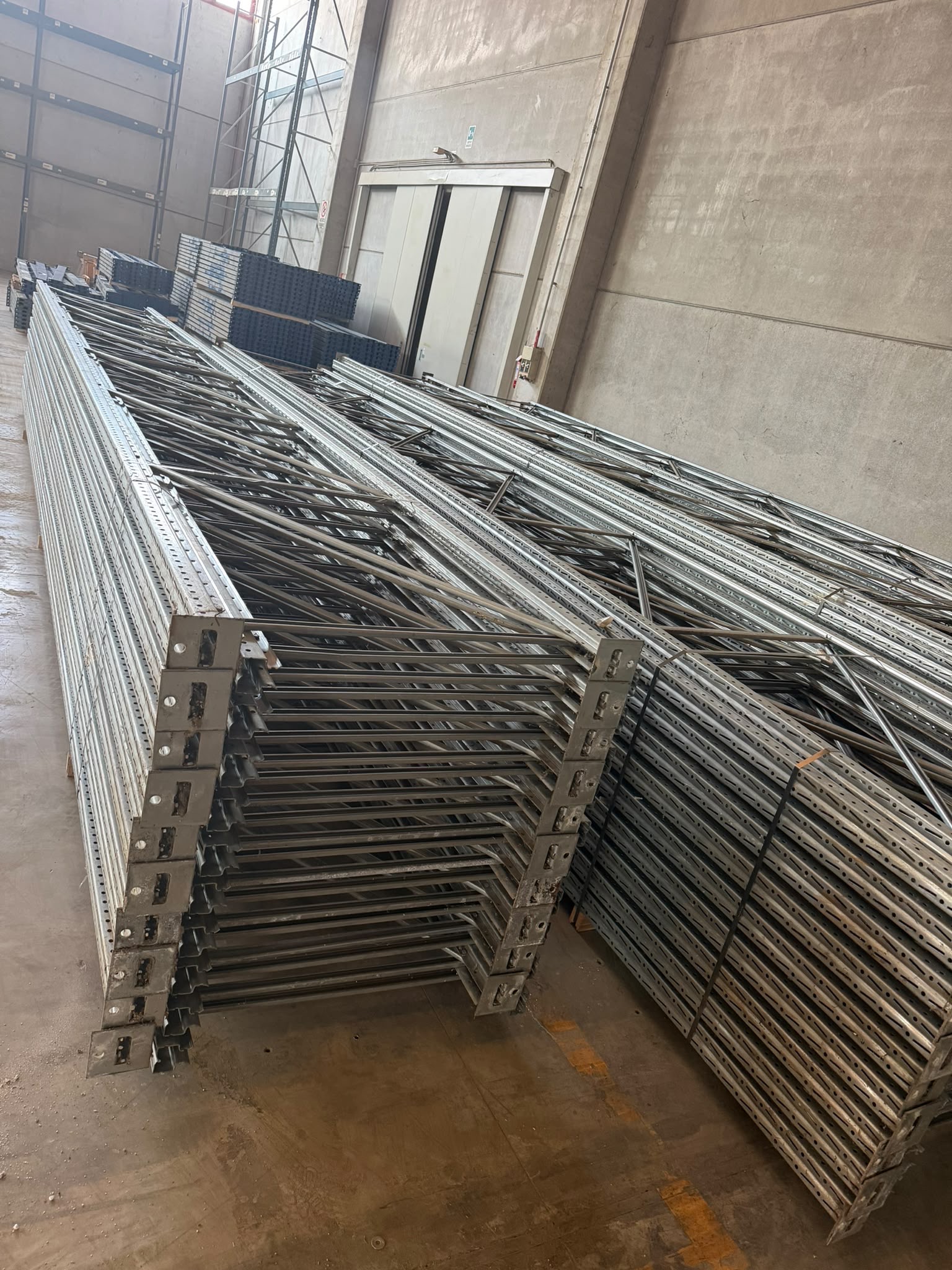 Scaffalature in vendita