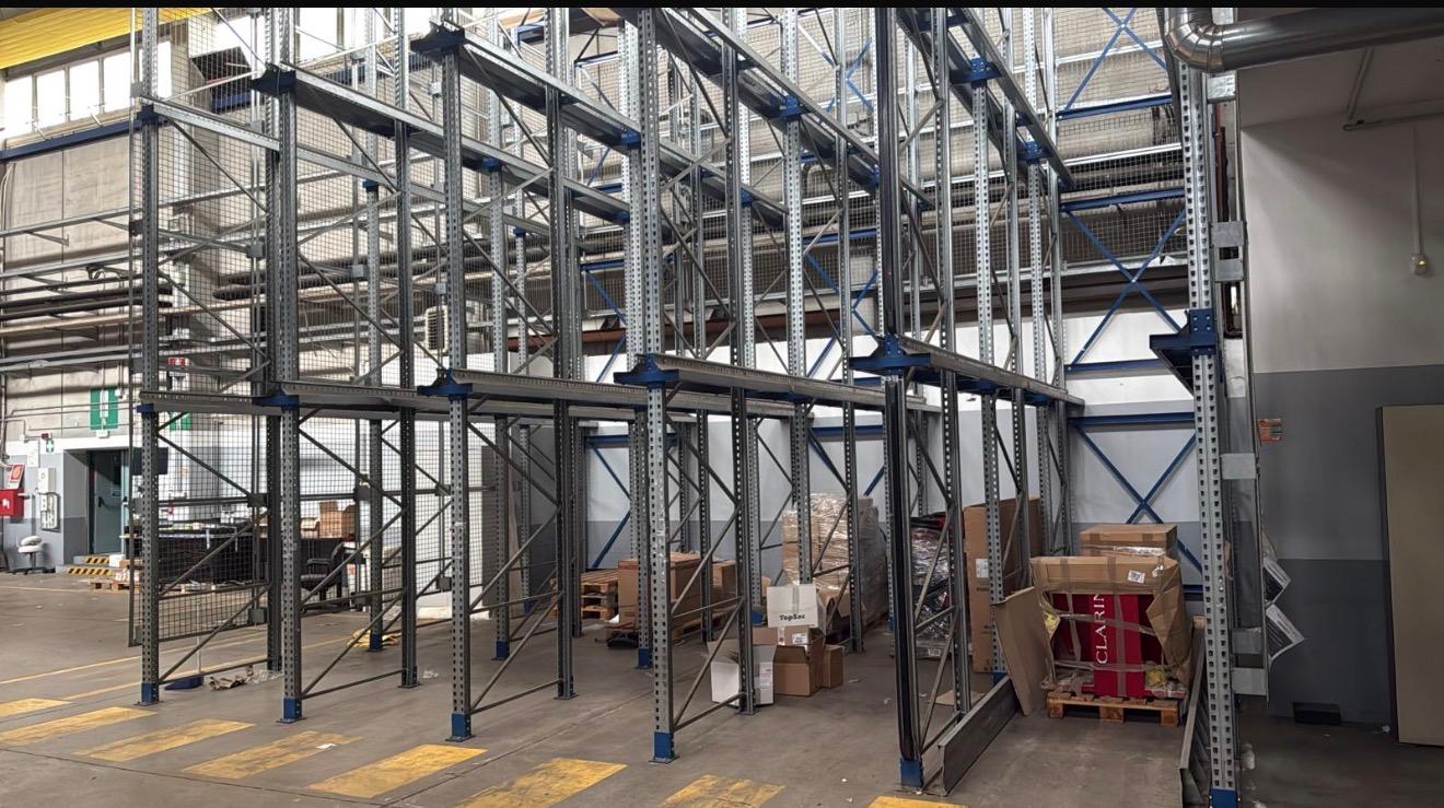 Scaffalature in vendita