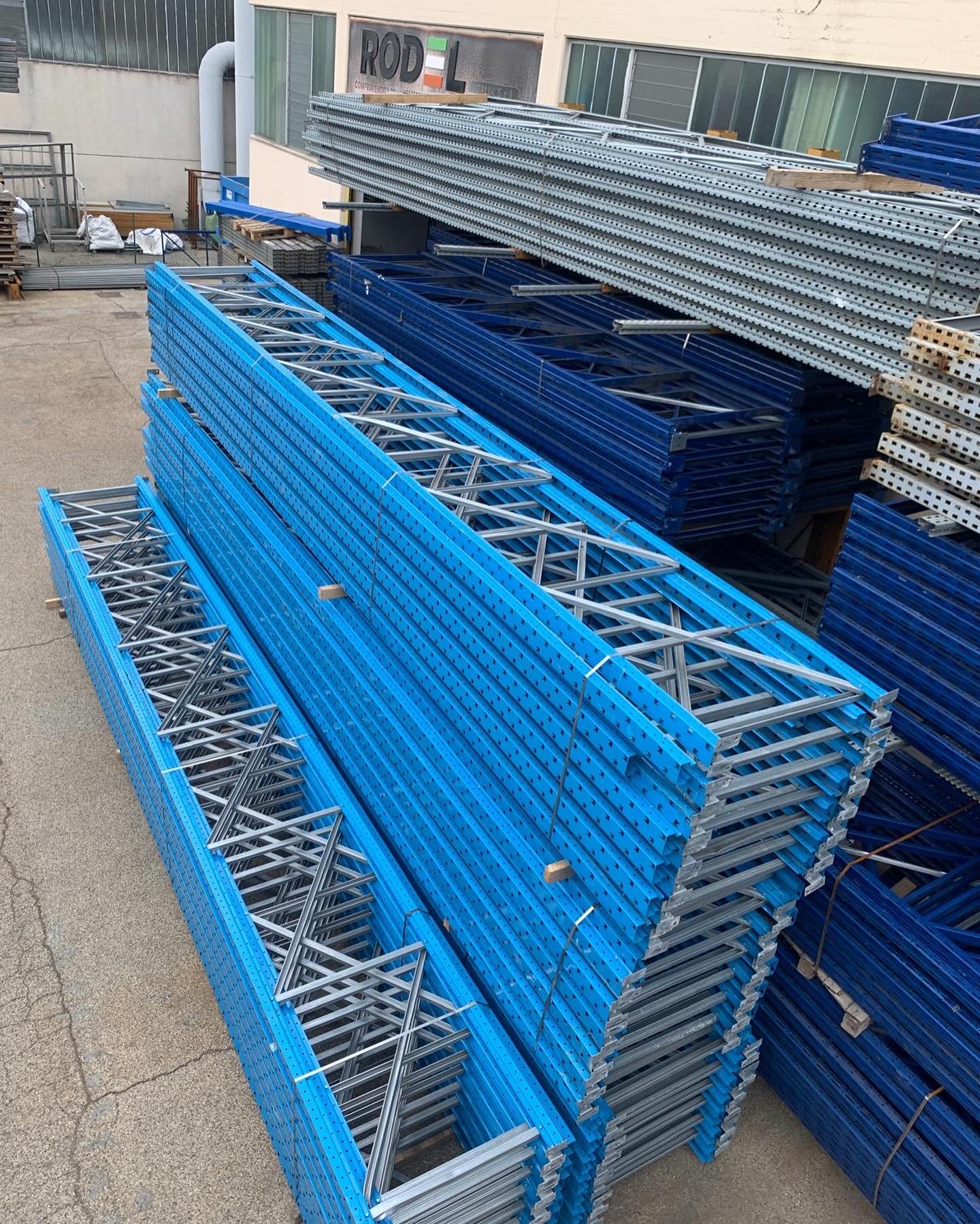 Scaffalature in vendita