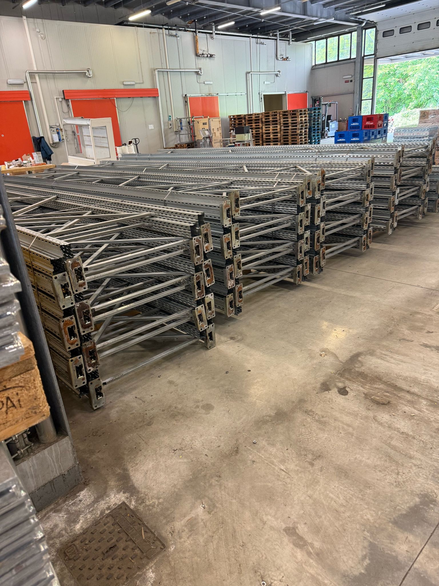 Scaffalatura di vario genere  in vendita - foto 3