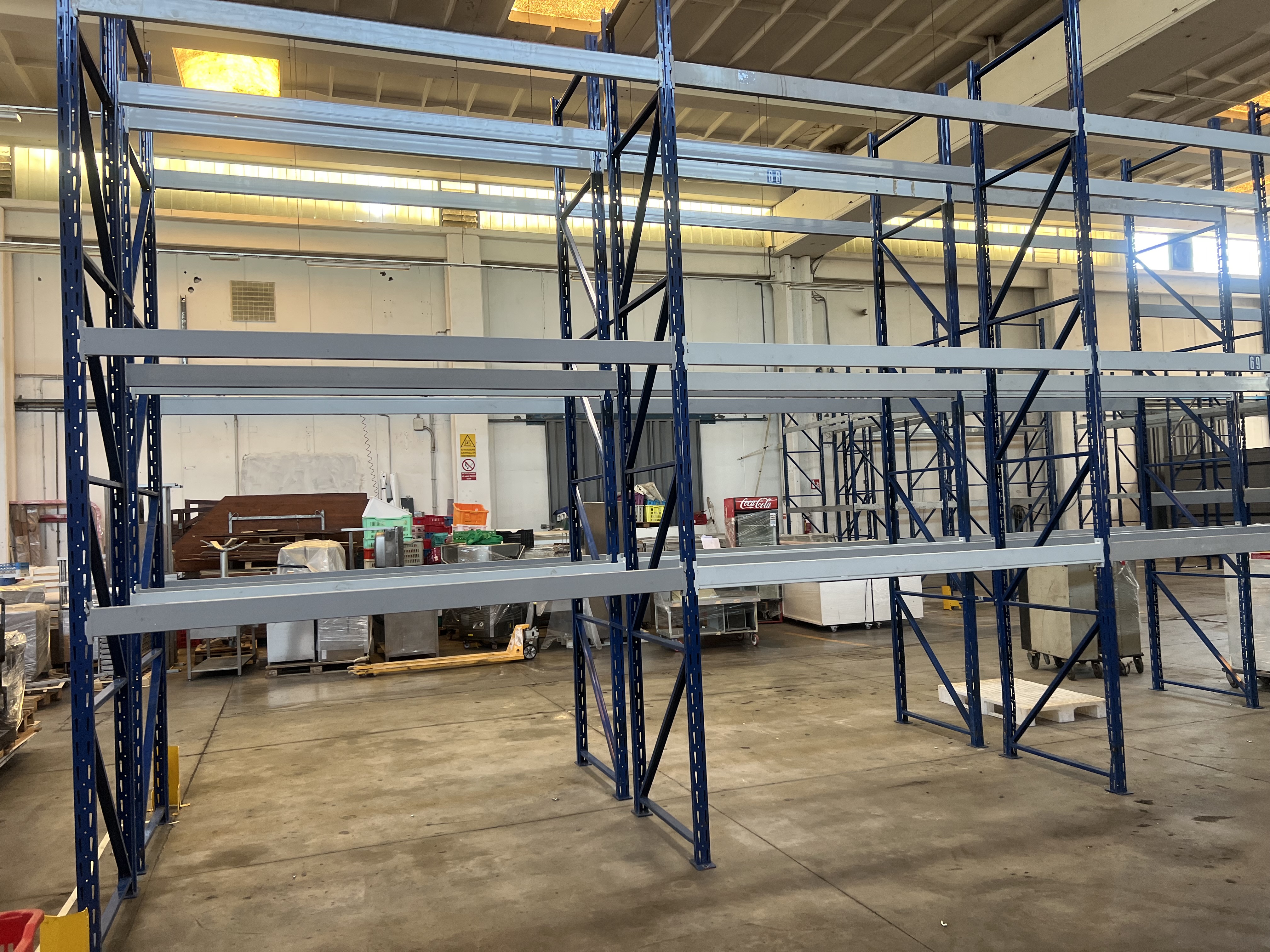 Scaffalature in vendita