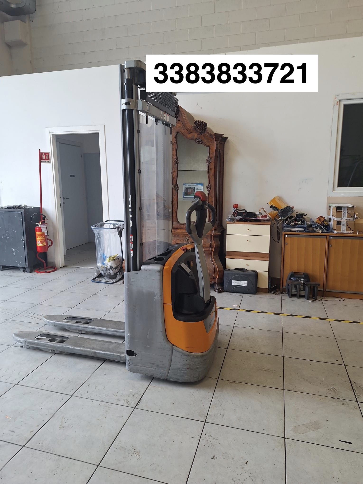 Scaffalatura e muletti napoli in vendita - foto 1
