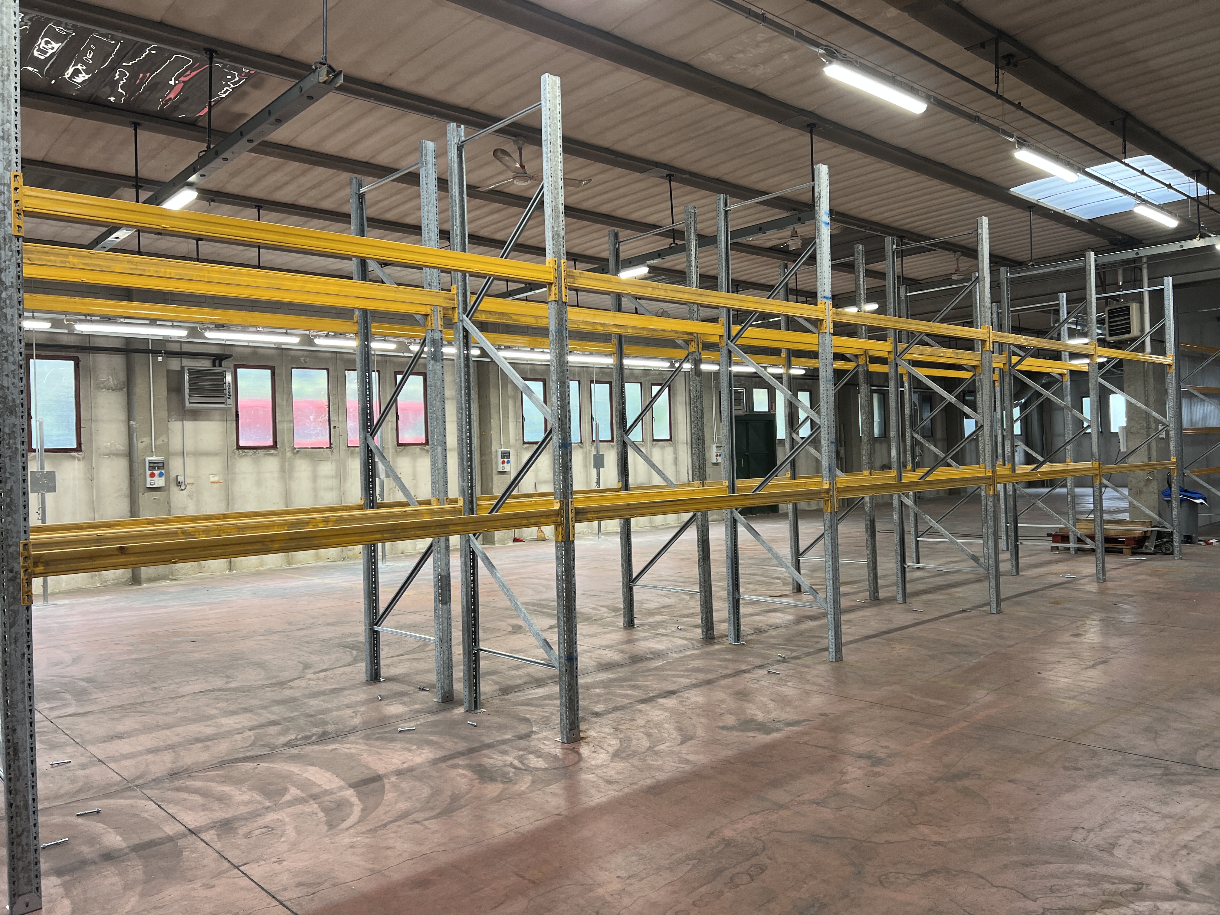 Scaffalatura antisismica  in vendita - foto 3