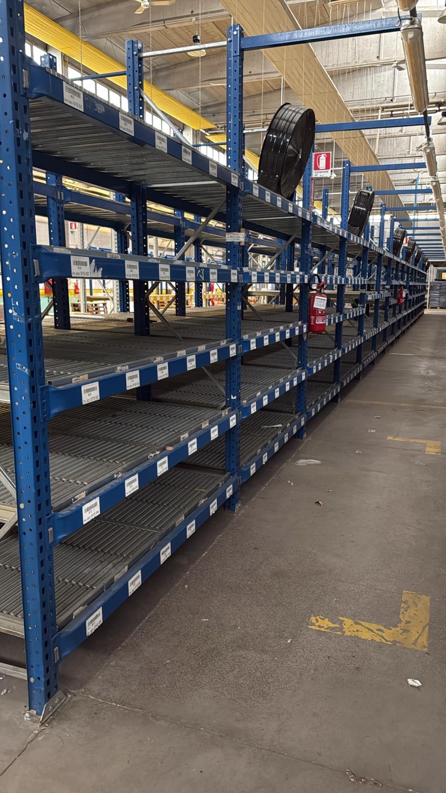 Scaffalature e sollevatori  in vendita - foto 1