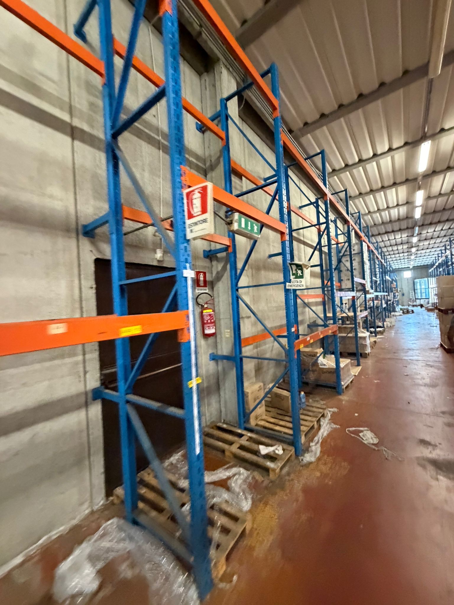Scaffalature in vendita