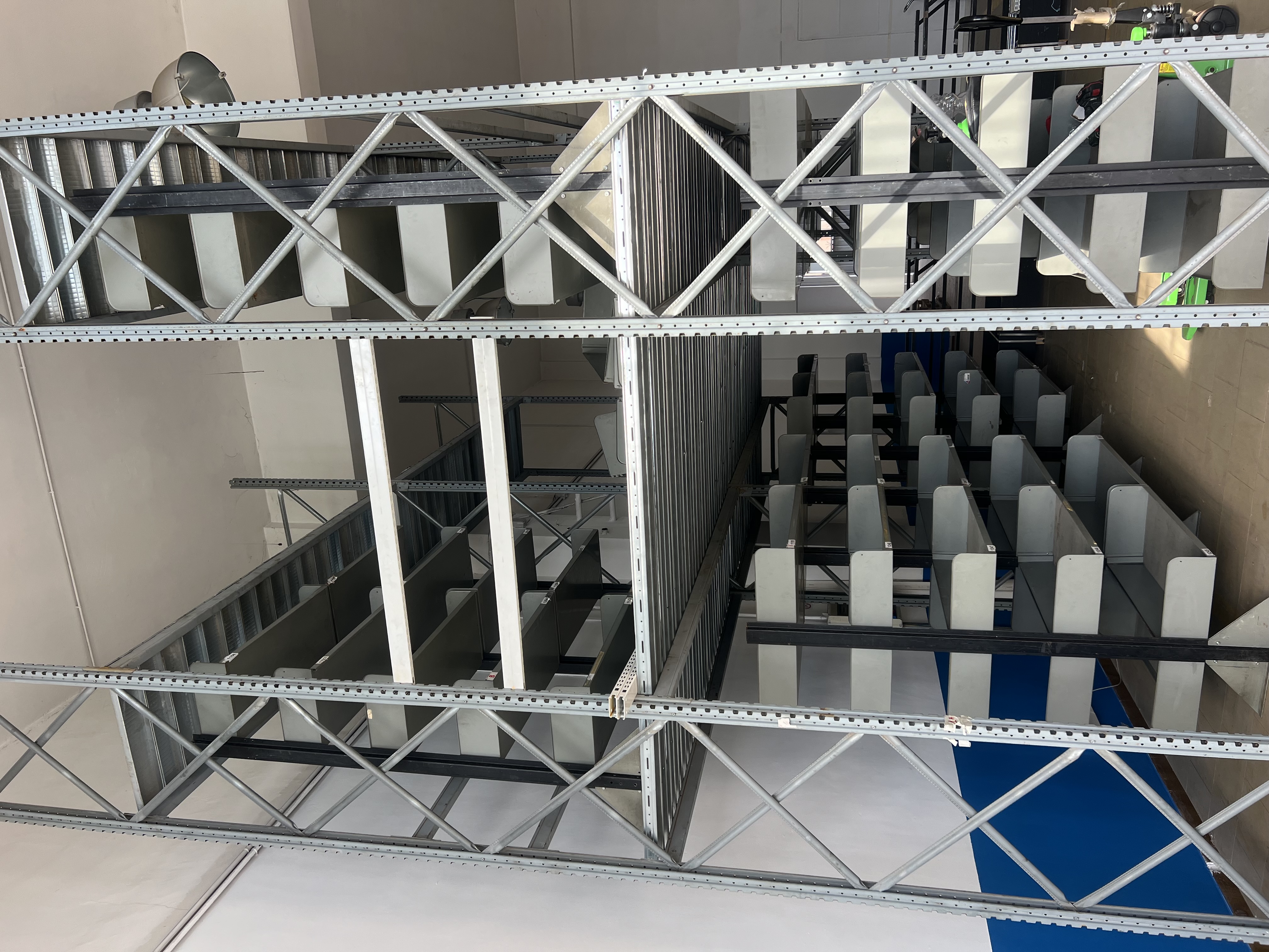 Scaffalatura a vaschetta in vendita - foto 2
