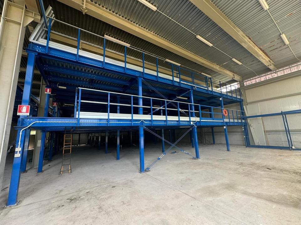 Scaffalature e soppalchi  in vendita - foto 2