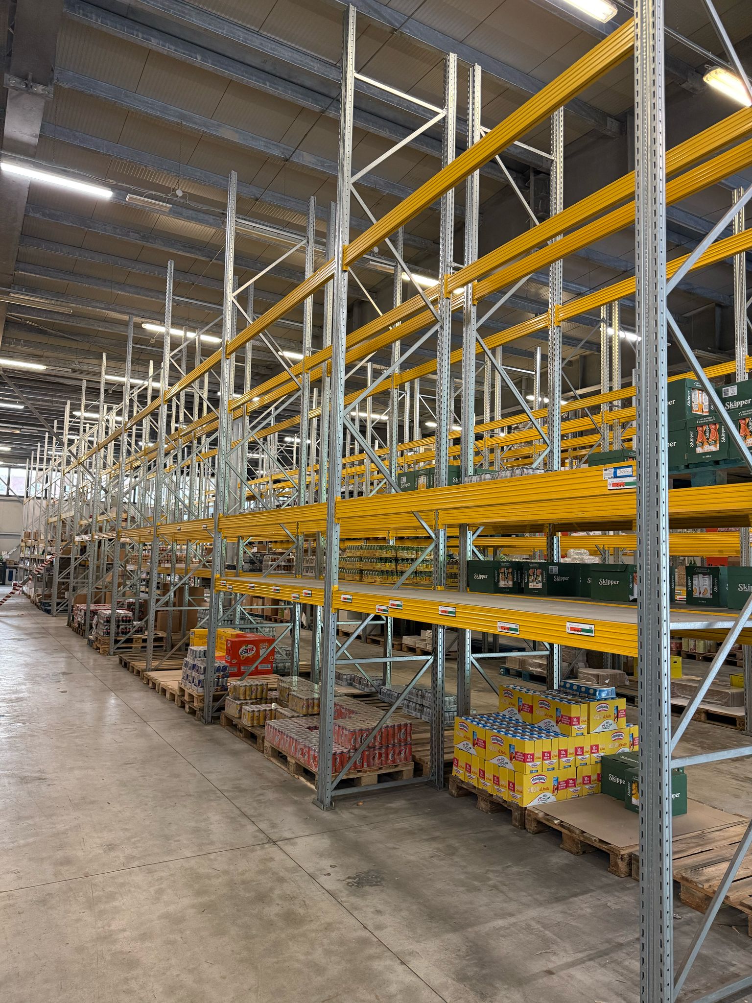 Scaffalature in vendita