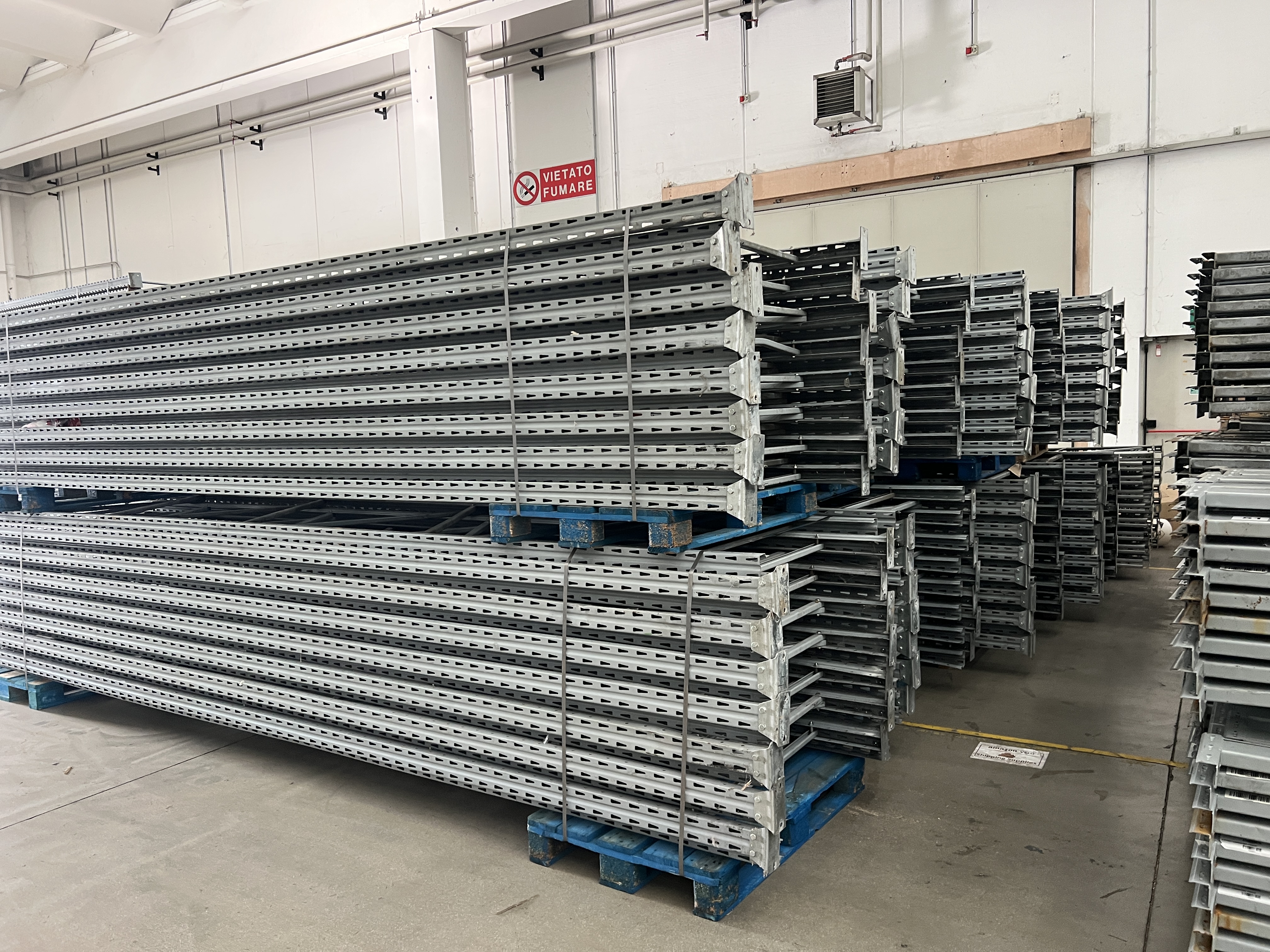 Scaffalature in vendita