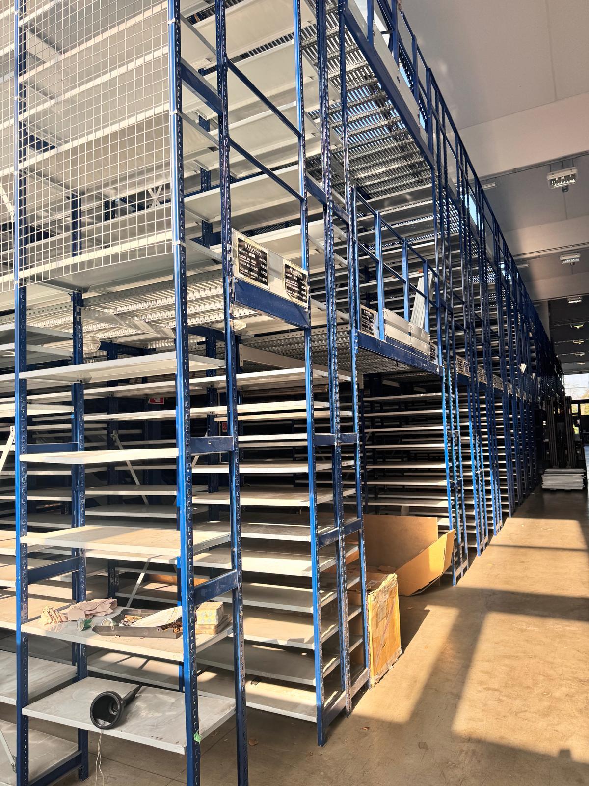 Scaffalatura medio carico in vendita - foto 1