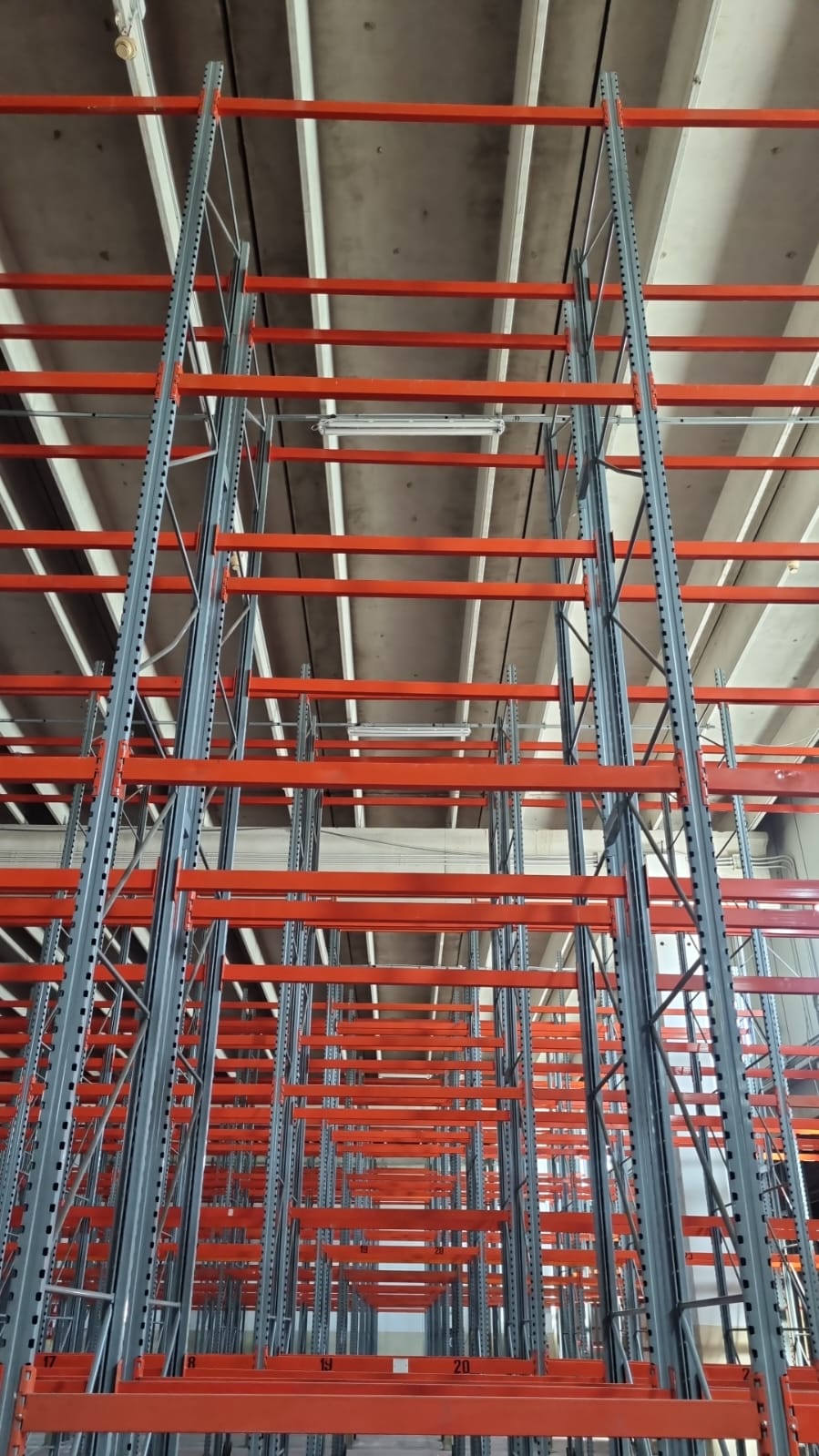 Scaffalature in vendita