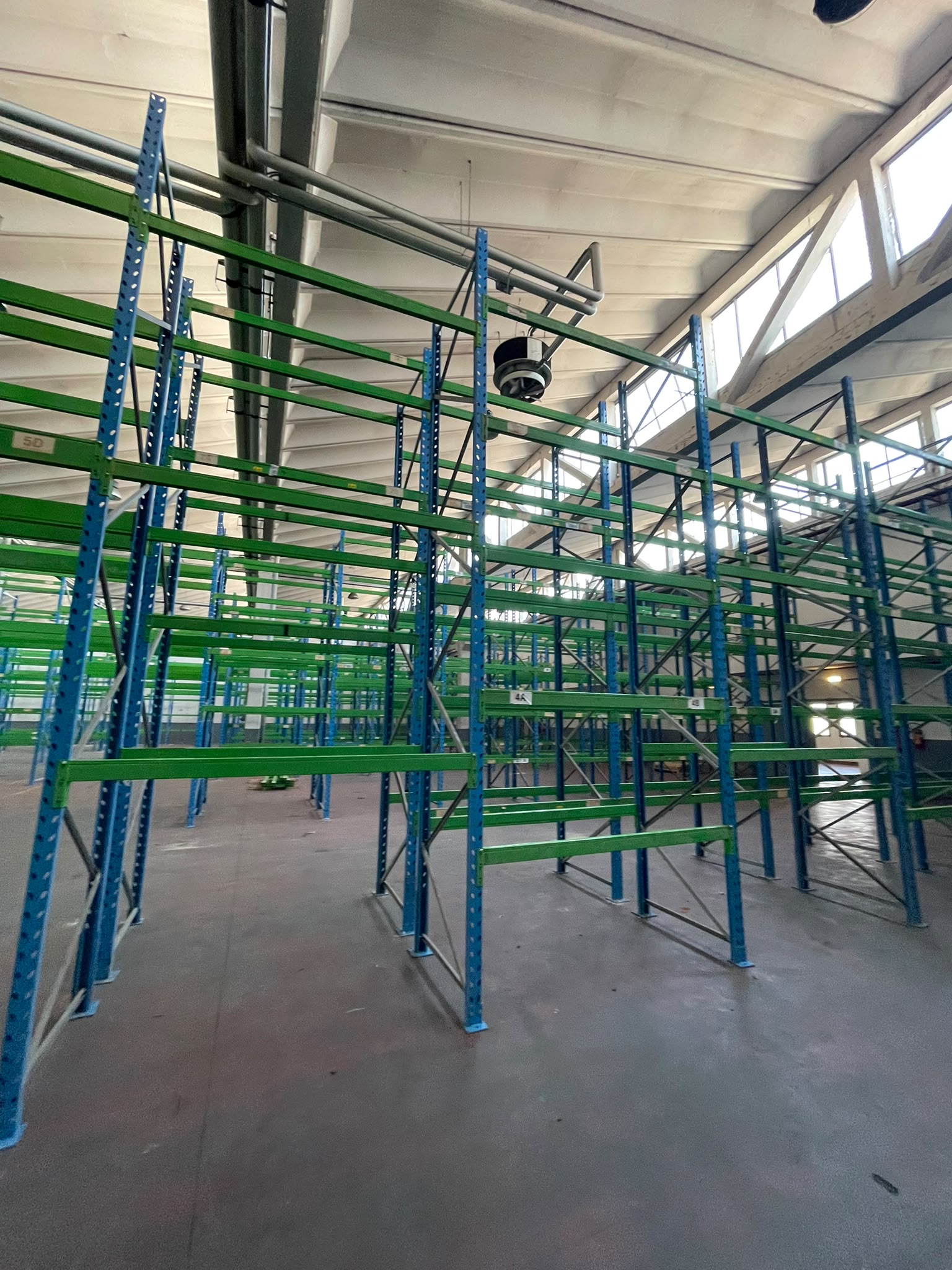 Scaffalature in vendita