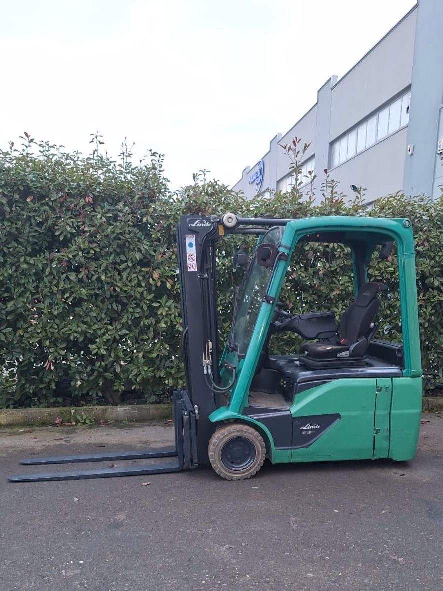 Scaffalatura e muletti Napoli  in vendita - foto 2