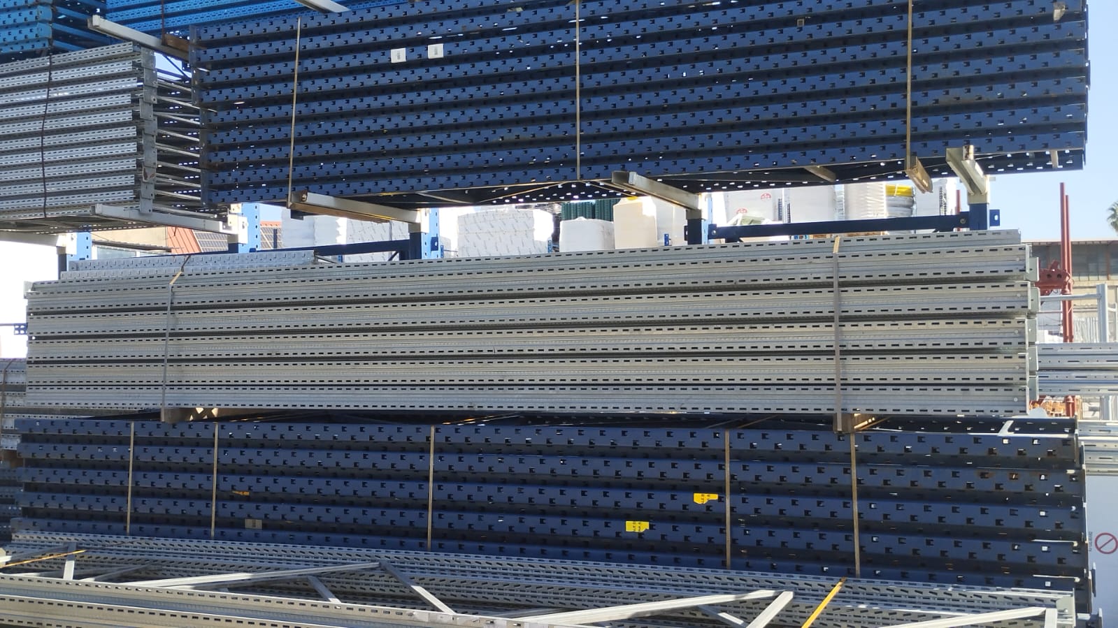 Scaffalatura metallica usata  in vendita - foto 4