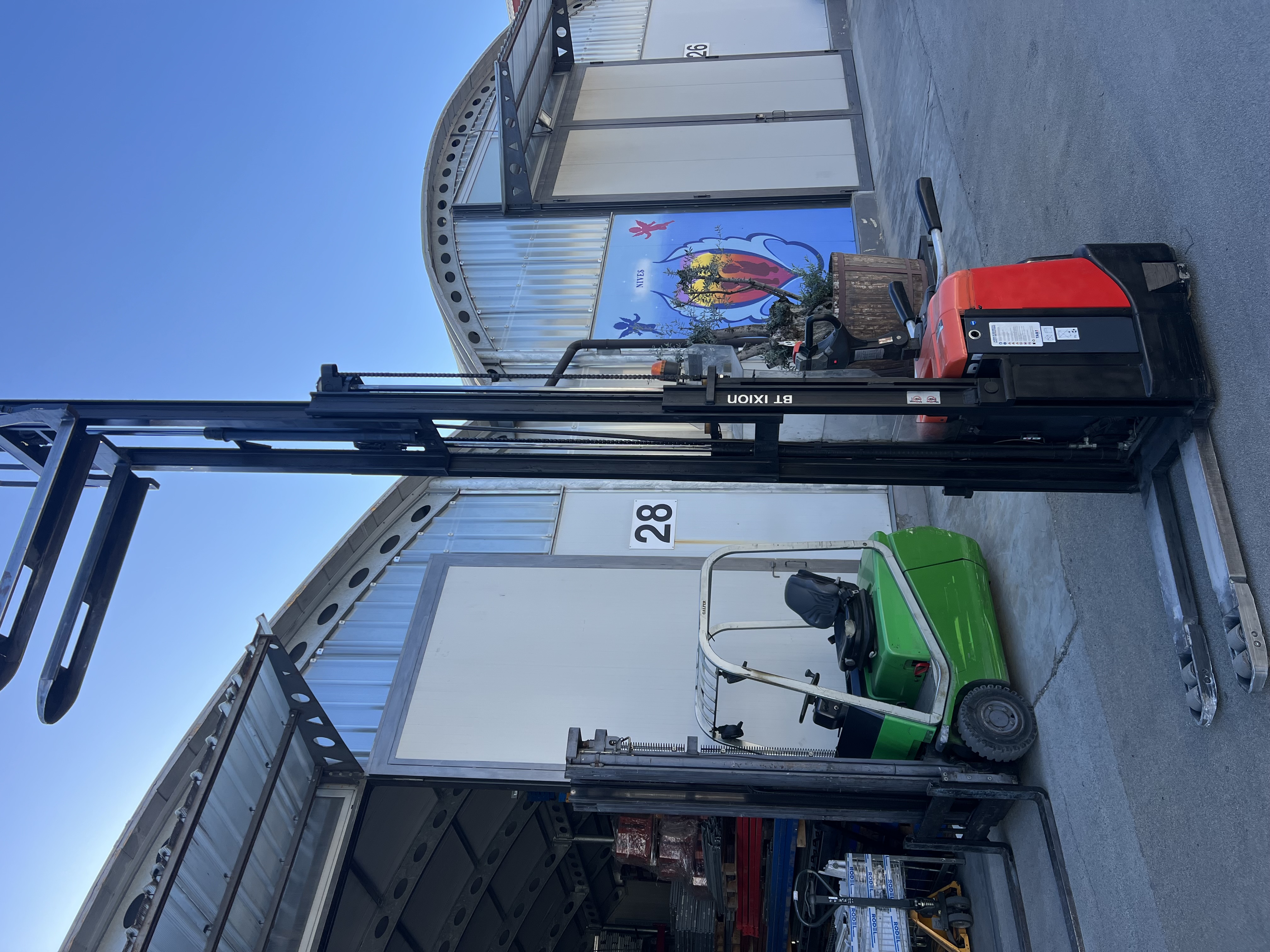 Scaffalature e muletti  in vendita - foto 1