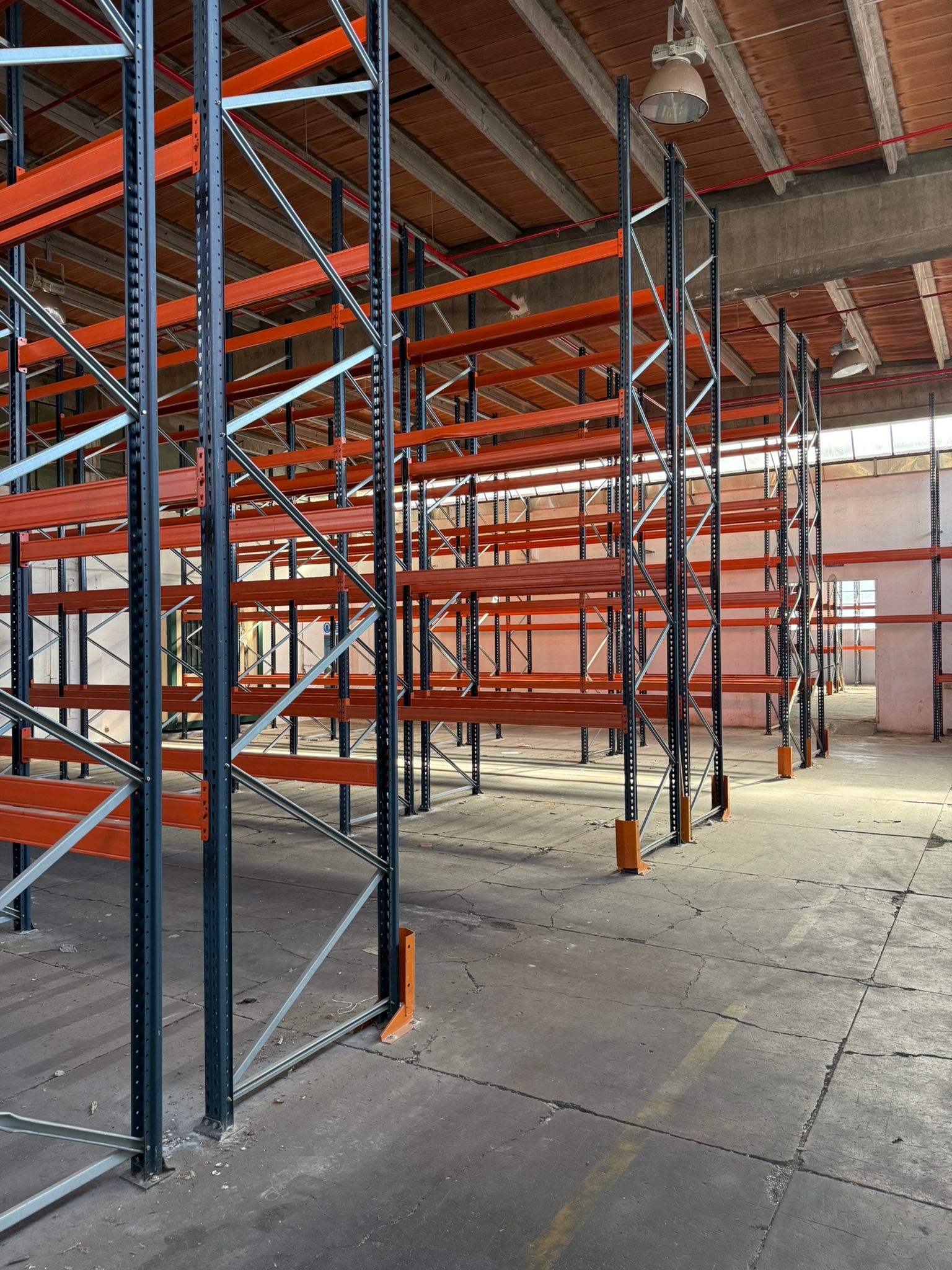 Scaffalatura e muletti in vendita - foto 2