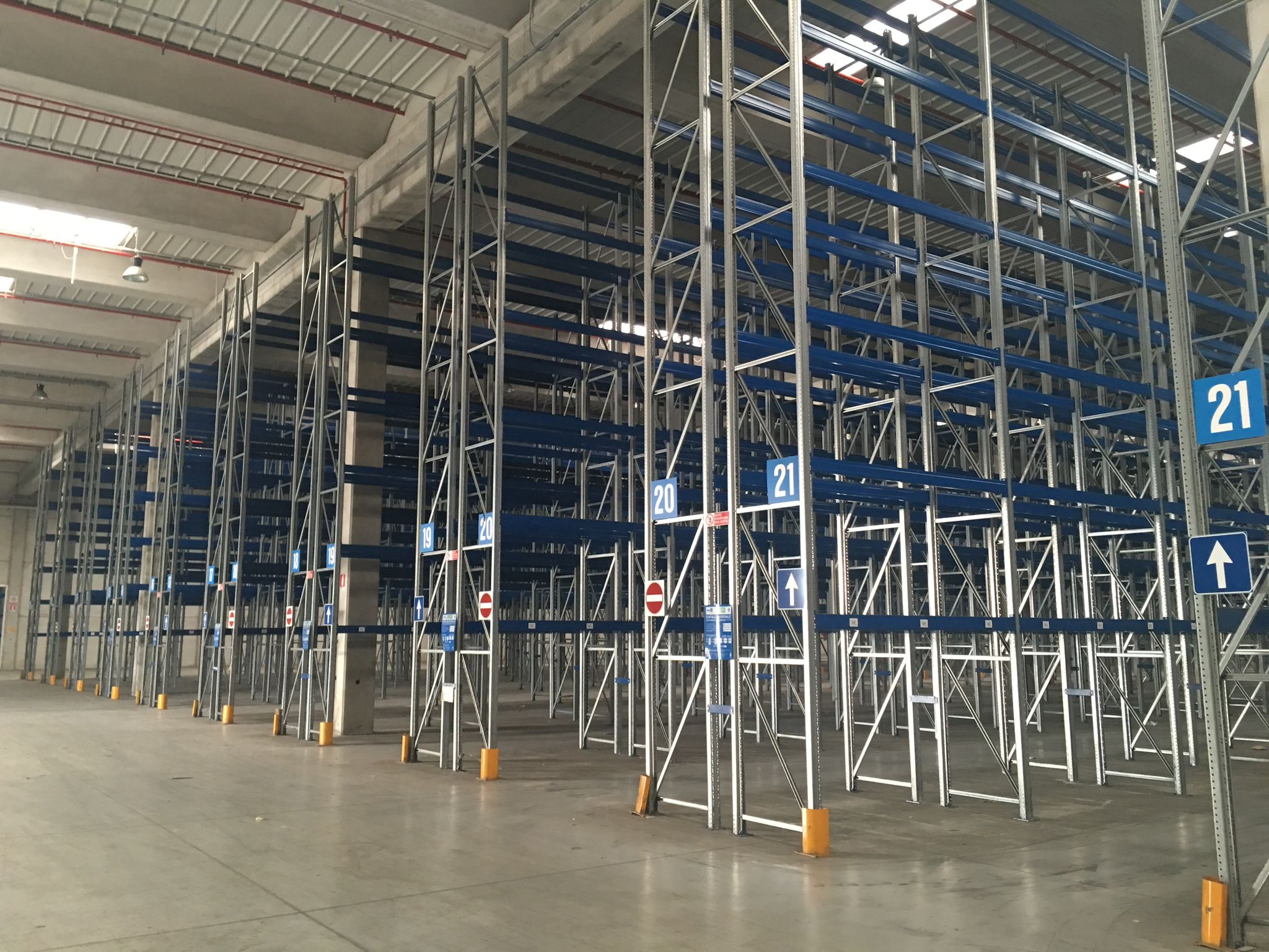 Scaffalatura metallica  in vendita - foto 4