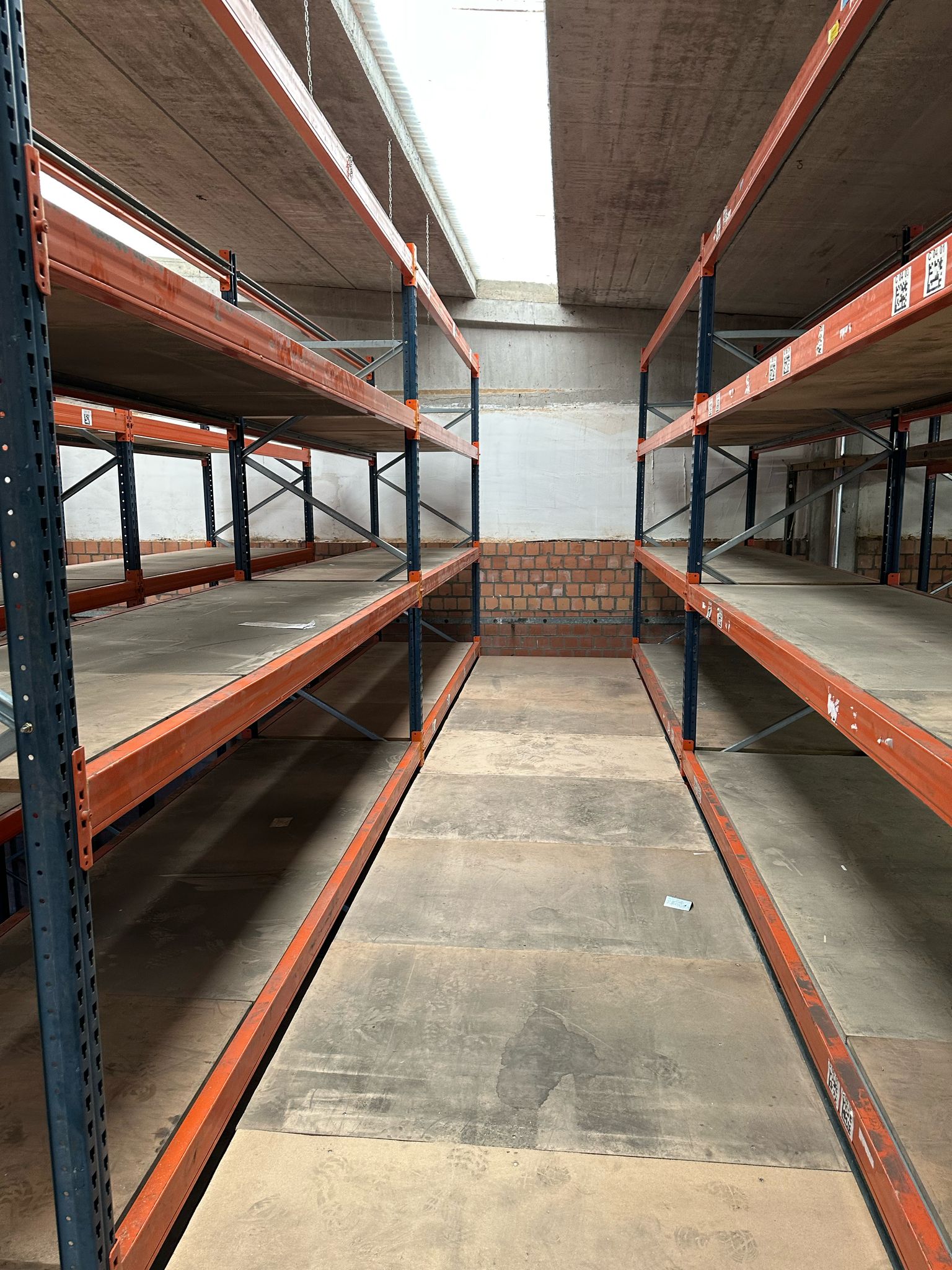 Scaffalature e sollevatori in vendita - foto 2