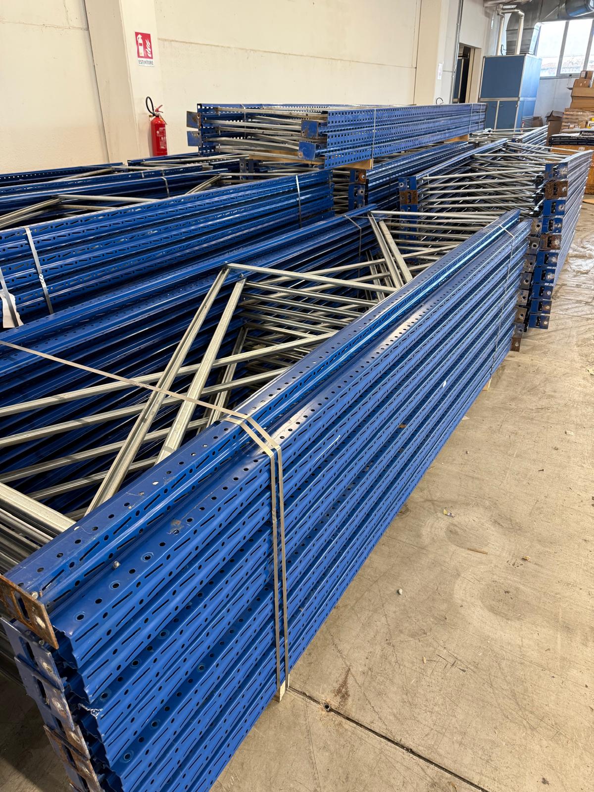 Scaffalature in vendita