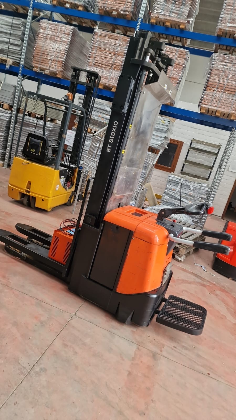 Scaffalature e sollevatori in vendita - foto 4