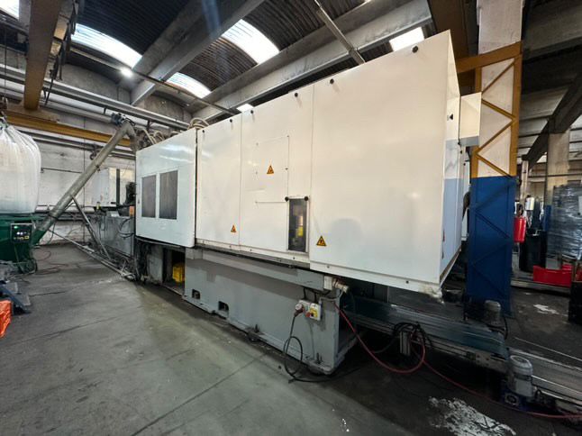 Pressa ad iniezione elettrica TOYO SERIE 5 680TON in vendita - foto 2